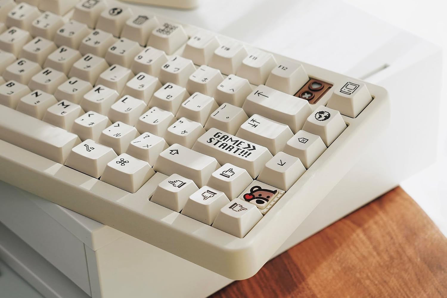 KPREPUBLIC Domikey x Glove Macintosh Keycap Cherry Profile PBT Dye subbed Keycaps for Mechanical Keyboard EZ63 Made68 Wooting 60HE 80HE (Domikey Macintosh Base x1)