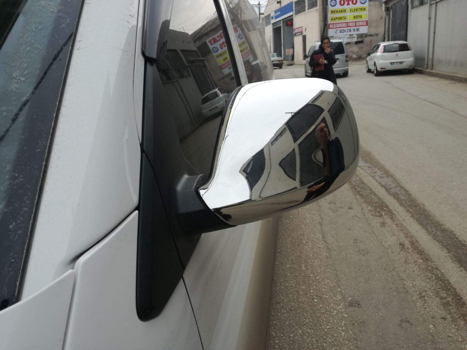 Kompatybilny z chromowanymi lusterkami T5/T6/T6.1/Amarok, 2 sztuki ze stali nierdzewnej.