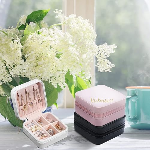 Miniatura 6 de YanNanKe Regalos de dama de honor joyero personalizado con flor de nacimiento pequeño estuche de joyería portátil de viaje mini caja organizadora de