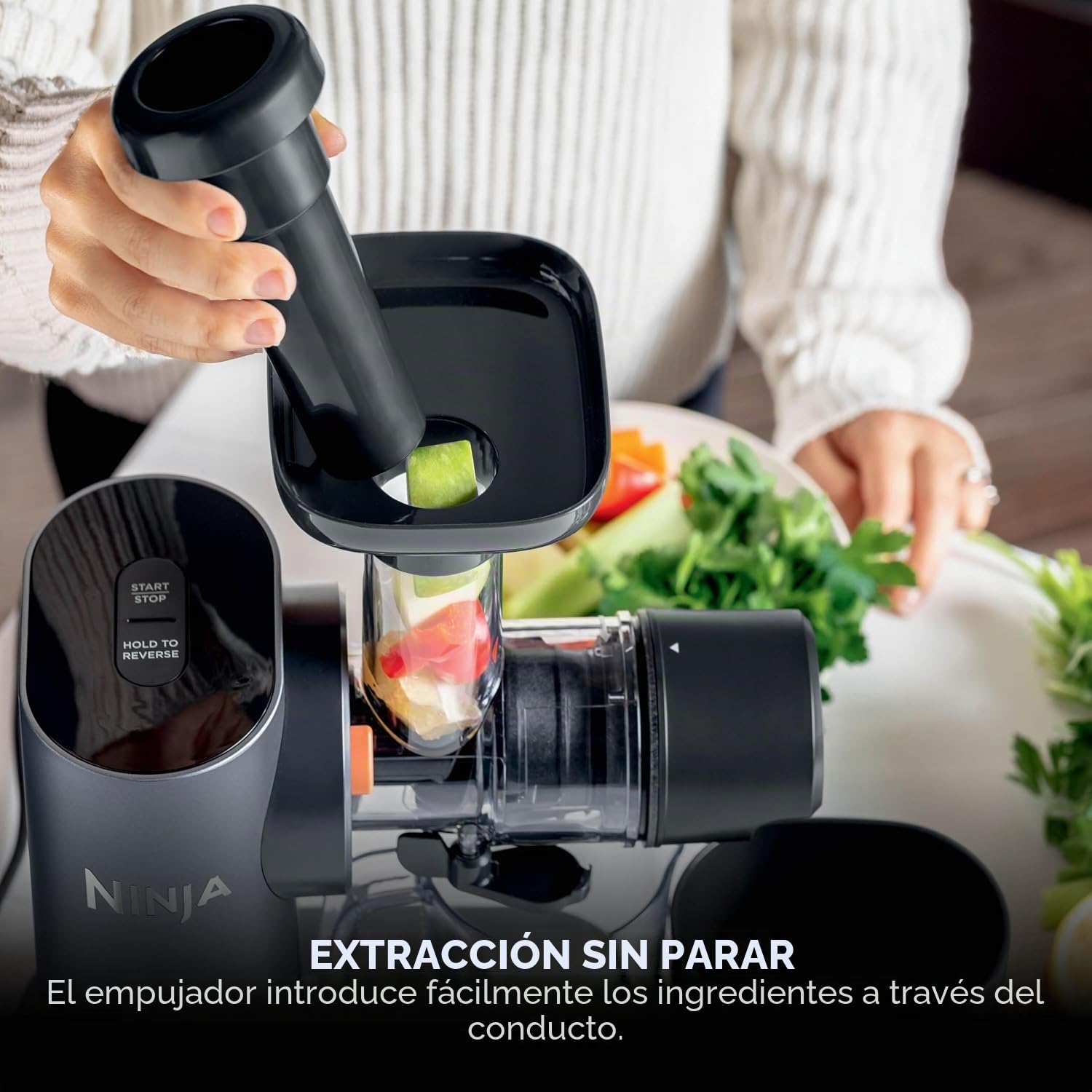Ninja - Máquina exprimidora de prensa fría con jarra de 700 ml y recipiente de pulpa de 1,1 l, para hacer jugos frescos, bebidas y tomas de bienestar, compacta, apta para lavavajillas y piezas
