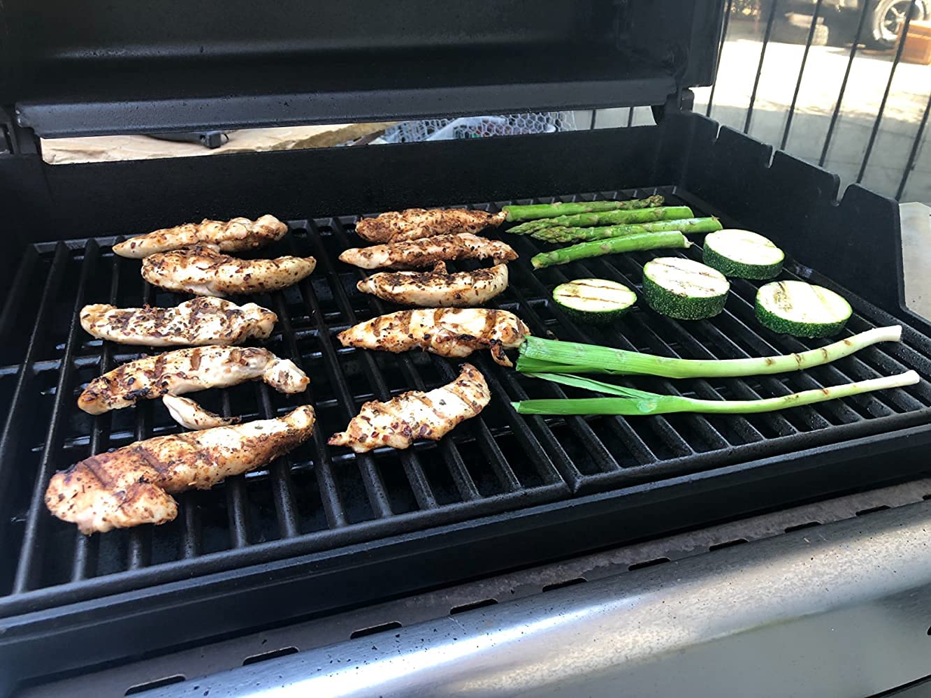 GFTIME 38CM X 28.6CM Grille de cuisson en fonte 7522 pour Weber Spirit E/S-210 220 (avec boutons de brûleur latéral), Genesis Silver A (PAS POUR B&C), Spirit 500, pièce de rechange 7521