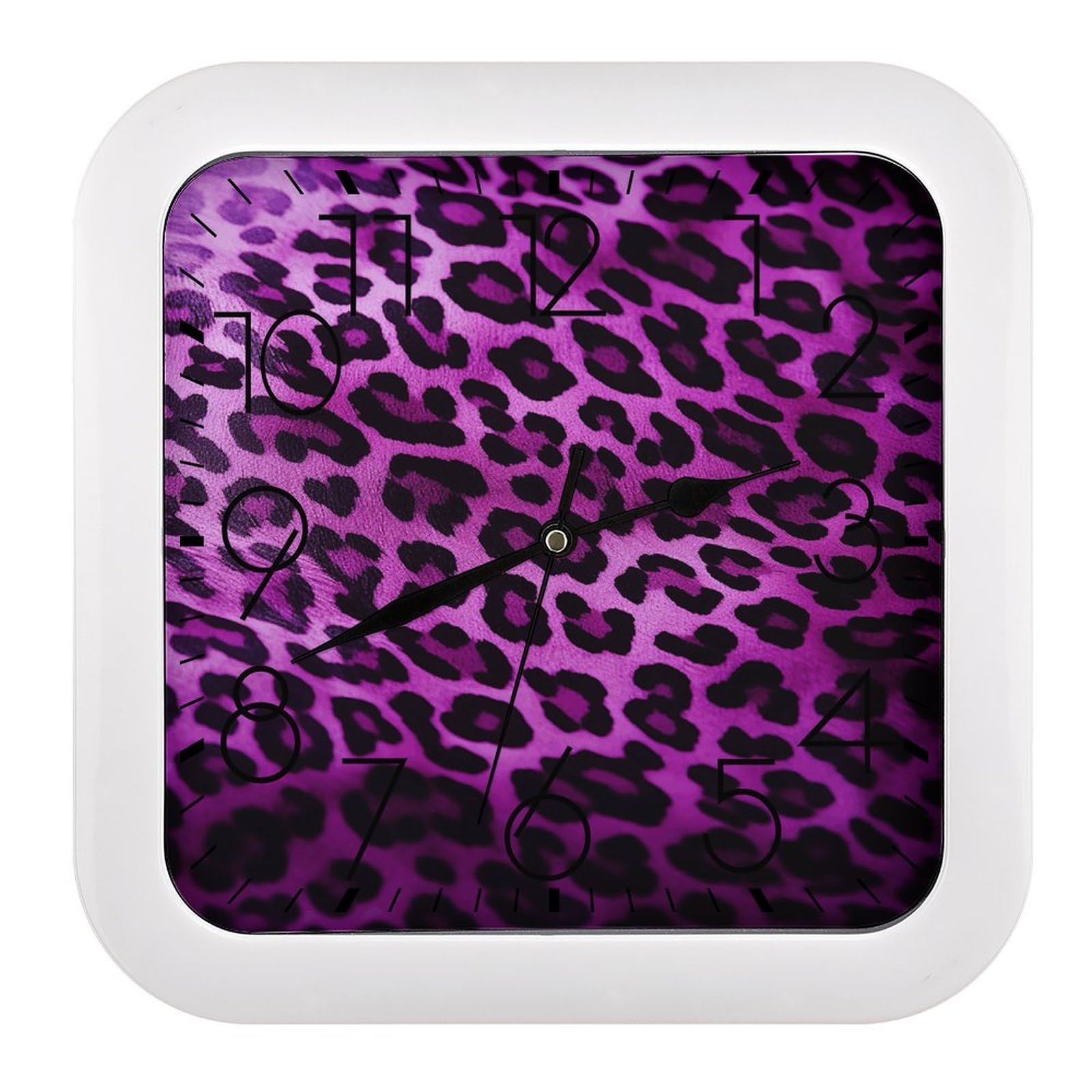 Horloge carrée léopard violet : design original pour votre salon