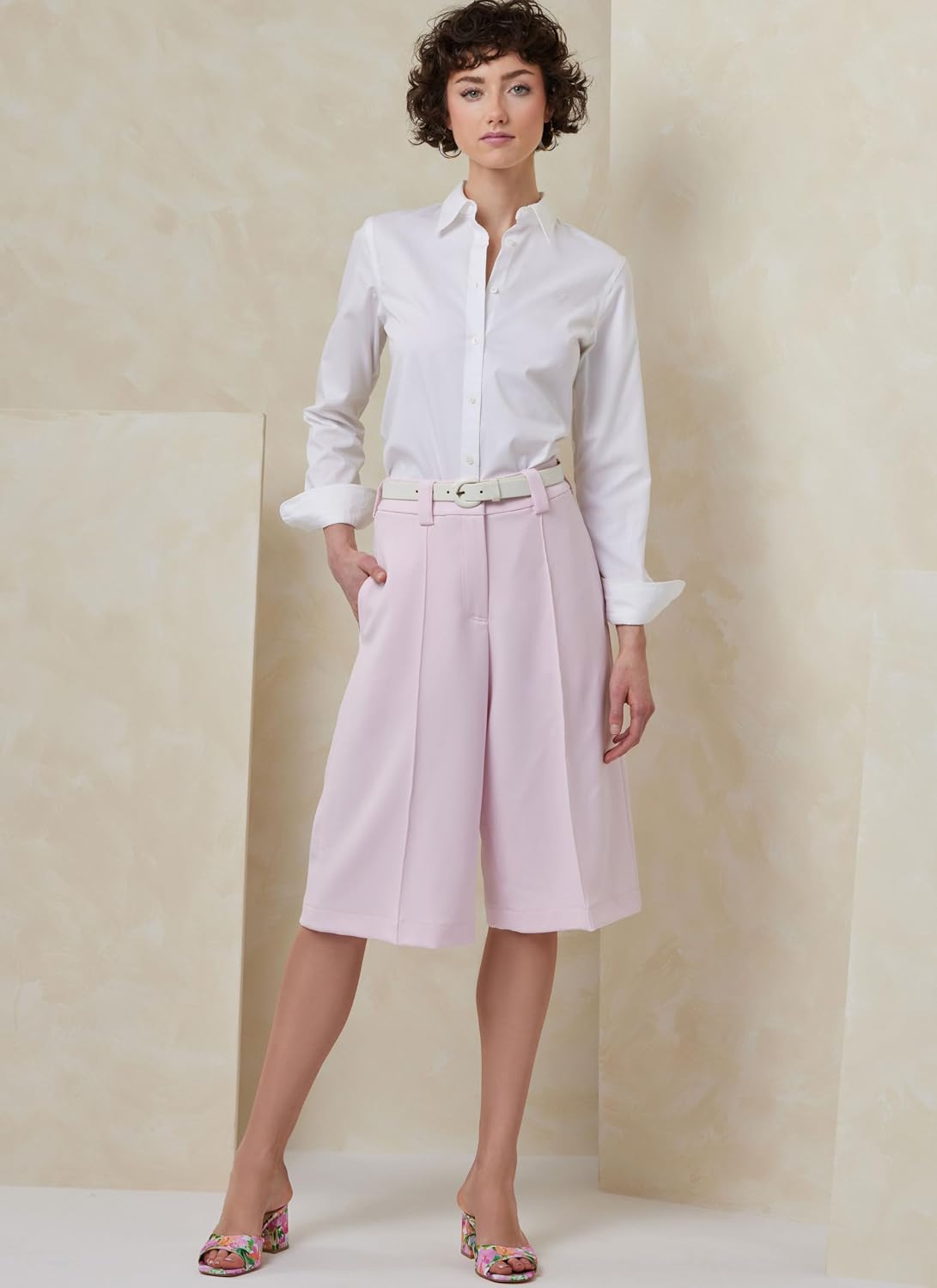 Vogue V2115Y5 Misses' Wide Leg Shorts Sewing Pattern Packet, Design Code V2115, Sizes 18-20-22-24-26