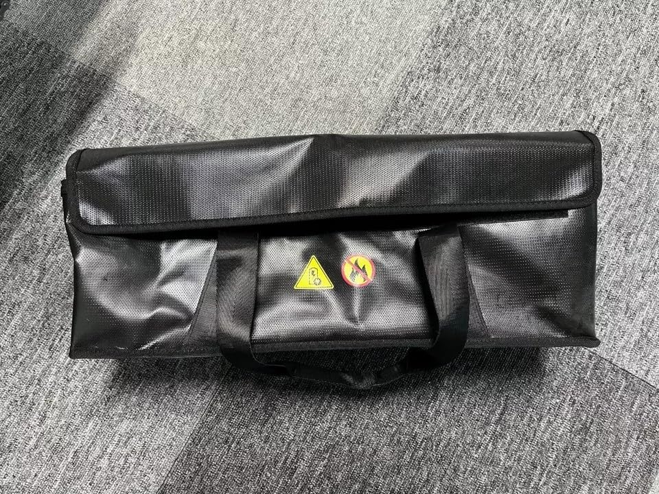 Ebike Akku Tasche Feuerfest,Wasserdicht,Explosionssicher Lithium Akku Tasche Zum Aufladen,Transportieren,Lagern Es kann bis zu 49 * 15 * 15 cm Aufnehmen
