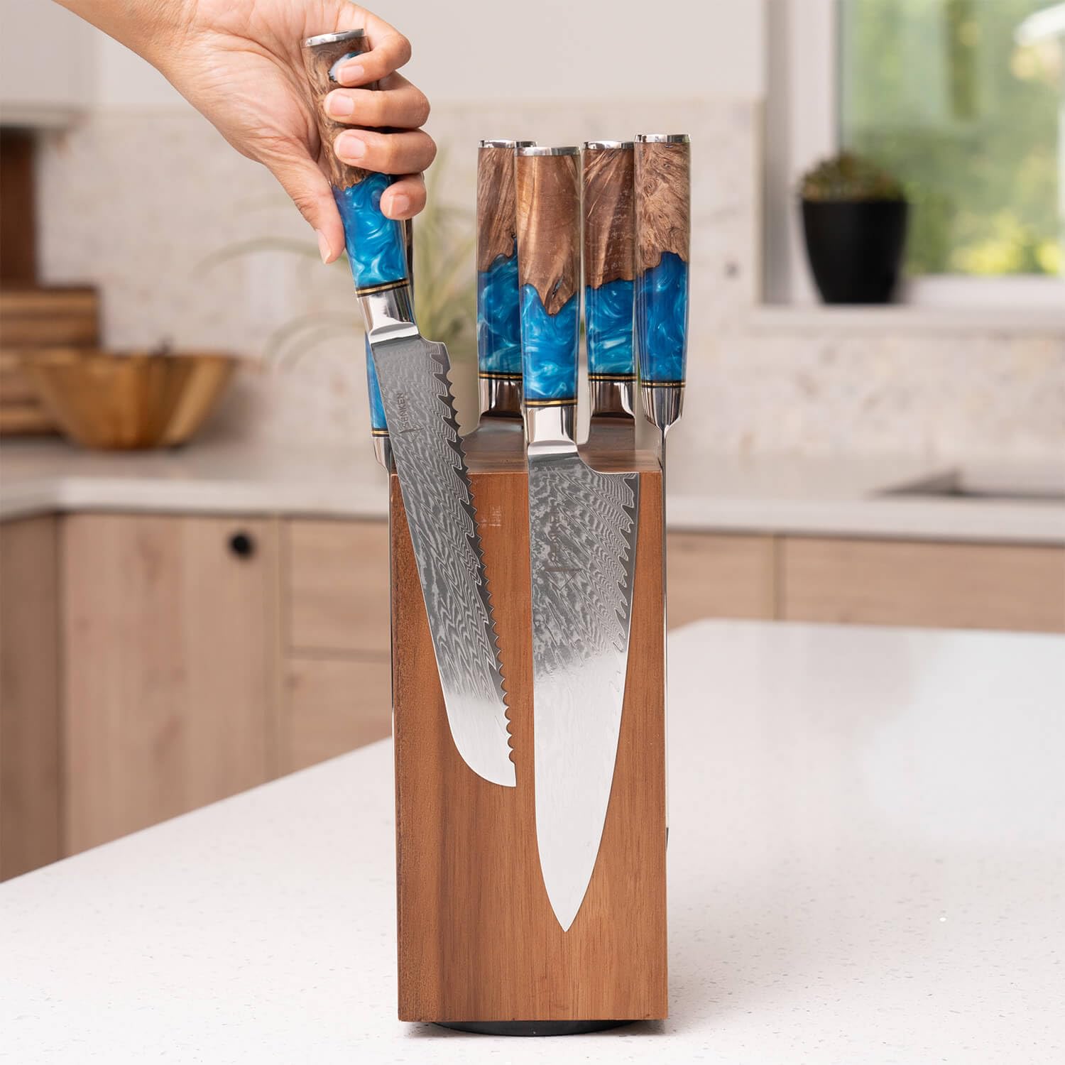 SENKEN Rotating Magnetic Knife Block without Knives, Natural Acacia Hardwood - 360 Degrees Rotation - Ultra Strong Neodymium Magnets, Universal Knife Holder & Storage (Block with Steak Knife Slots)