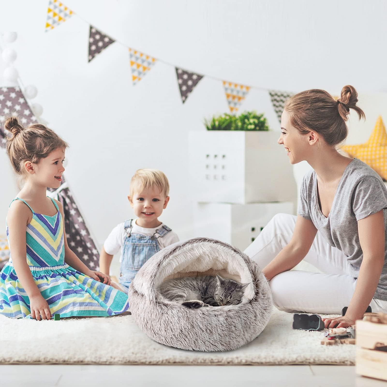 CATISM Grand lit d'intérieur pour Chat - Lavable et antidérapant - Igloo Pod Coupe-Vent - Moelleux - pour Animaux de Compagnie (café, L)