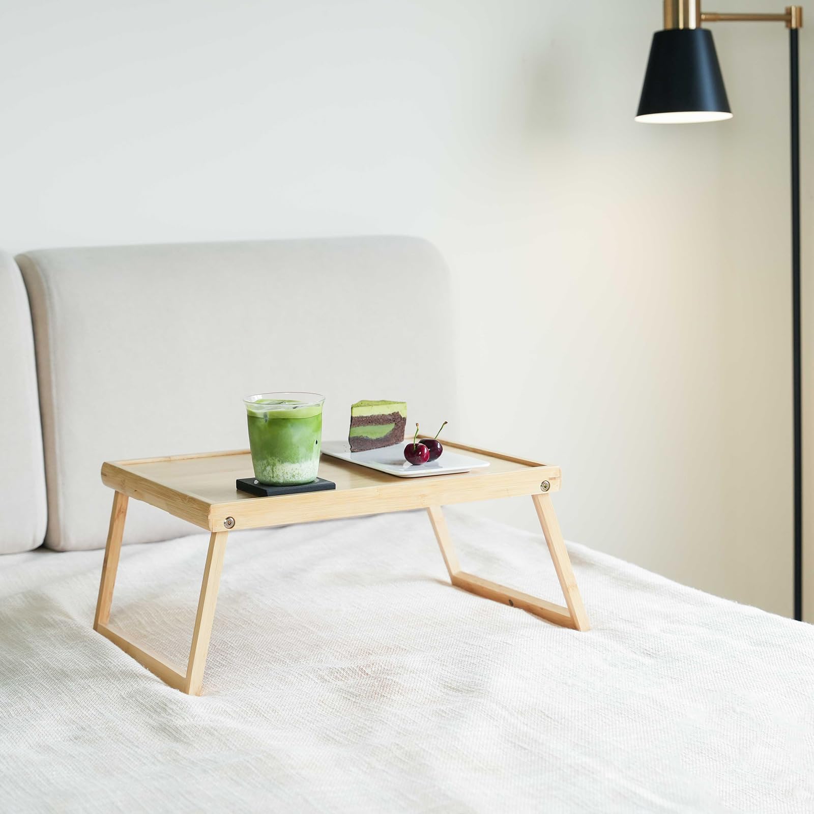 Plateau de lit avec pieds pliants, plateau de service en bambou pour nourriture et collation, petit déjeuner et ordinateur portable pour lit ou canapé