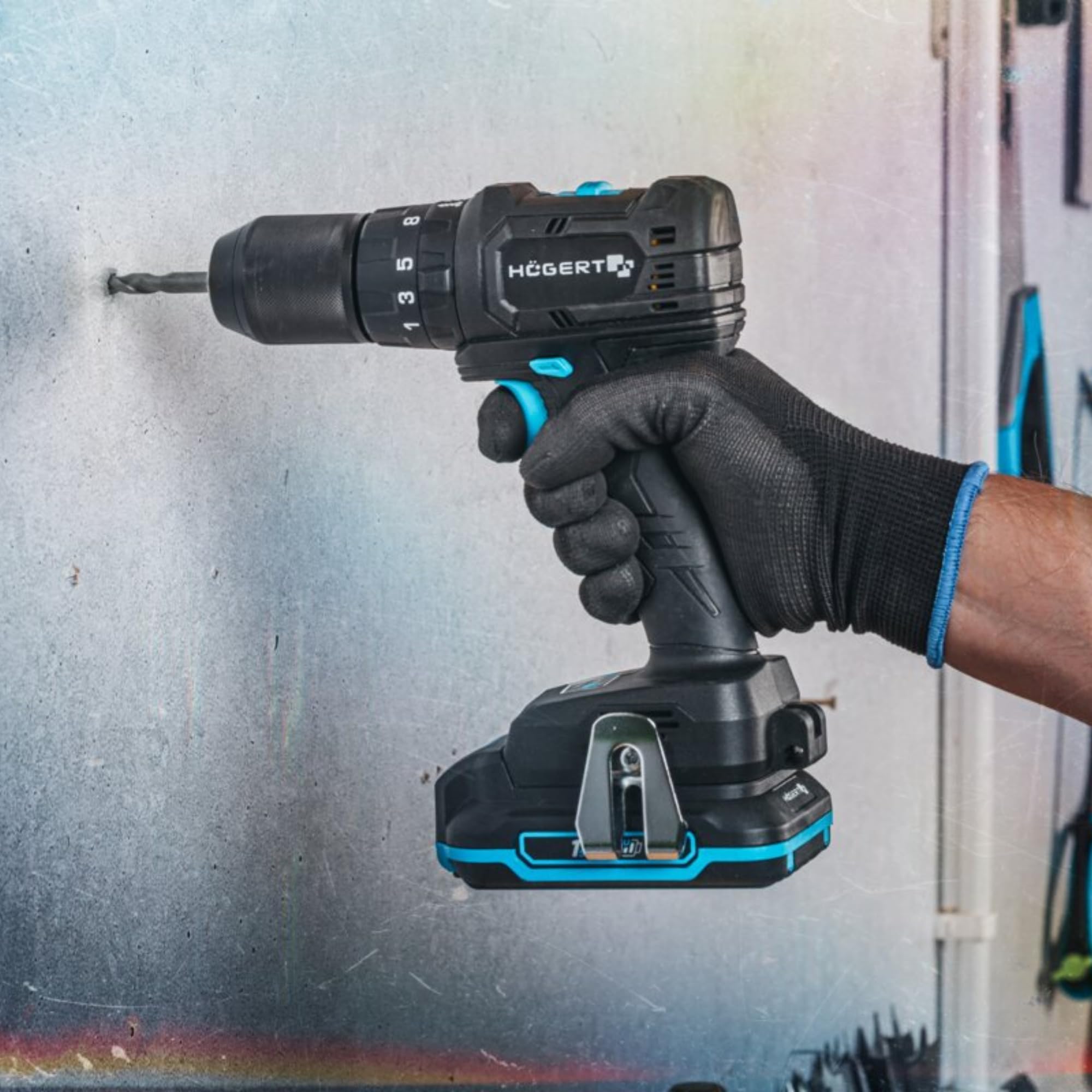 HÖGERT TECHNIK Taladro atornillador inalámbrico brushless 18V 40 Nm, taladro compacto sin percusión con 2 baterías 2 Ah y cargador 4A para montaje bricolaje taller