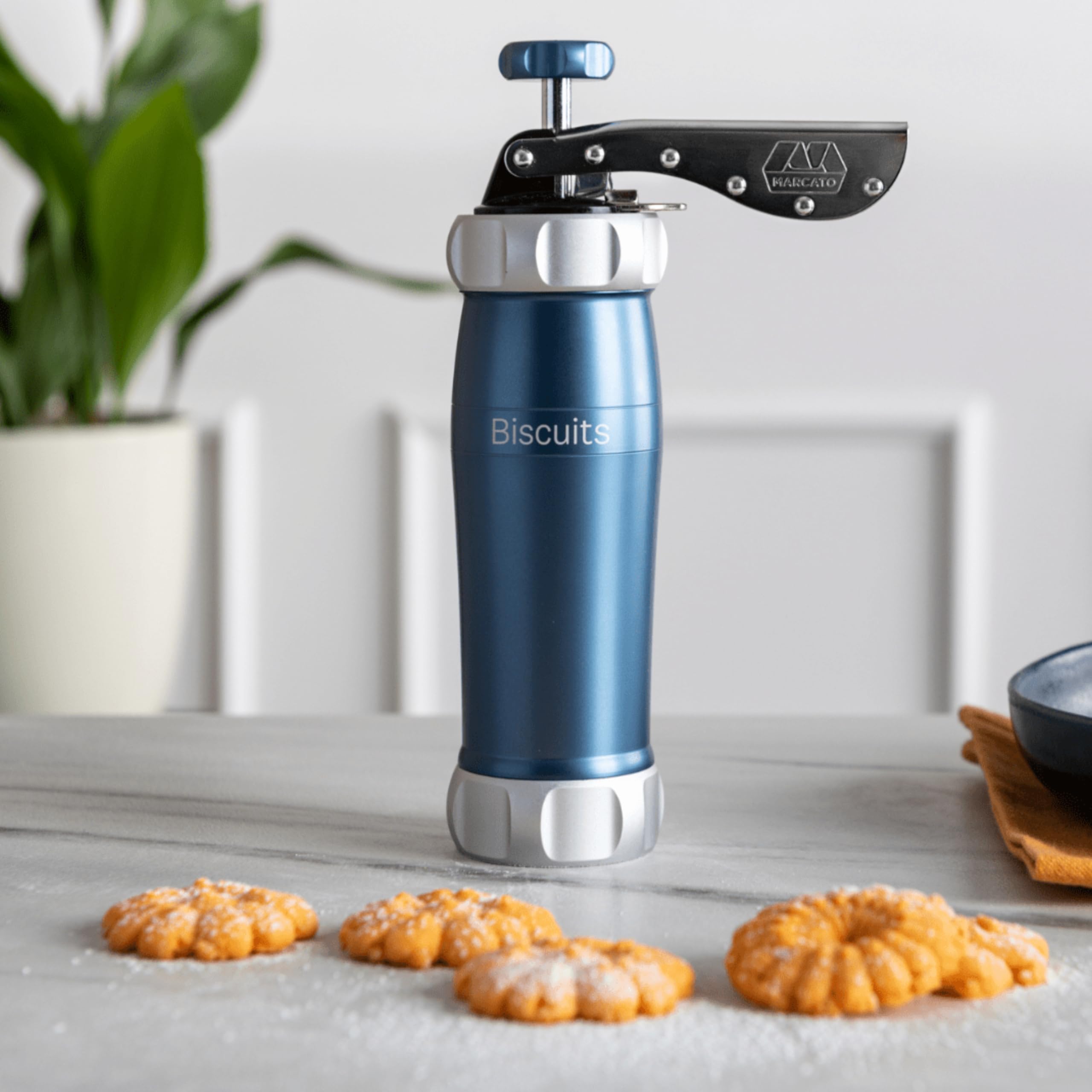MARCATO Keksausstecher Biscuits Powder Keksmaschine Blau Eloxiertes Aluminium Verschiedene Formen 25x10x5 cm Einfach zu bedienen