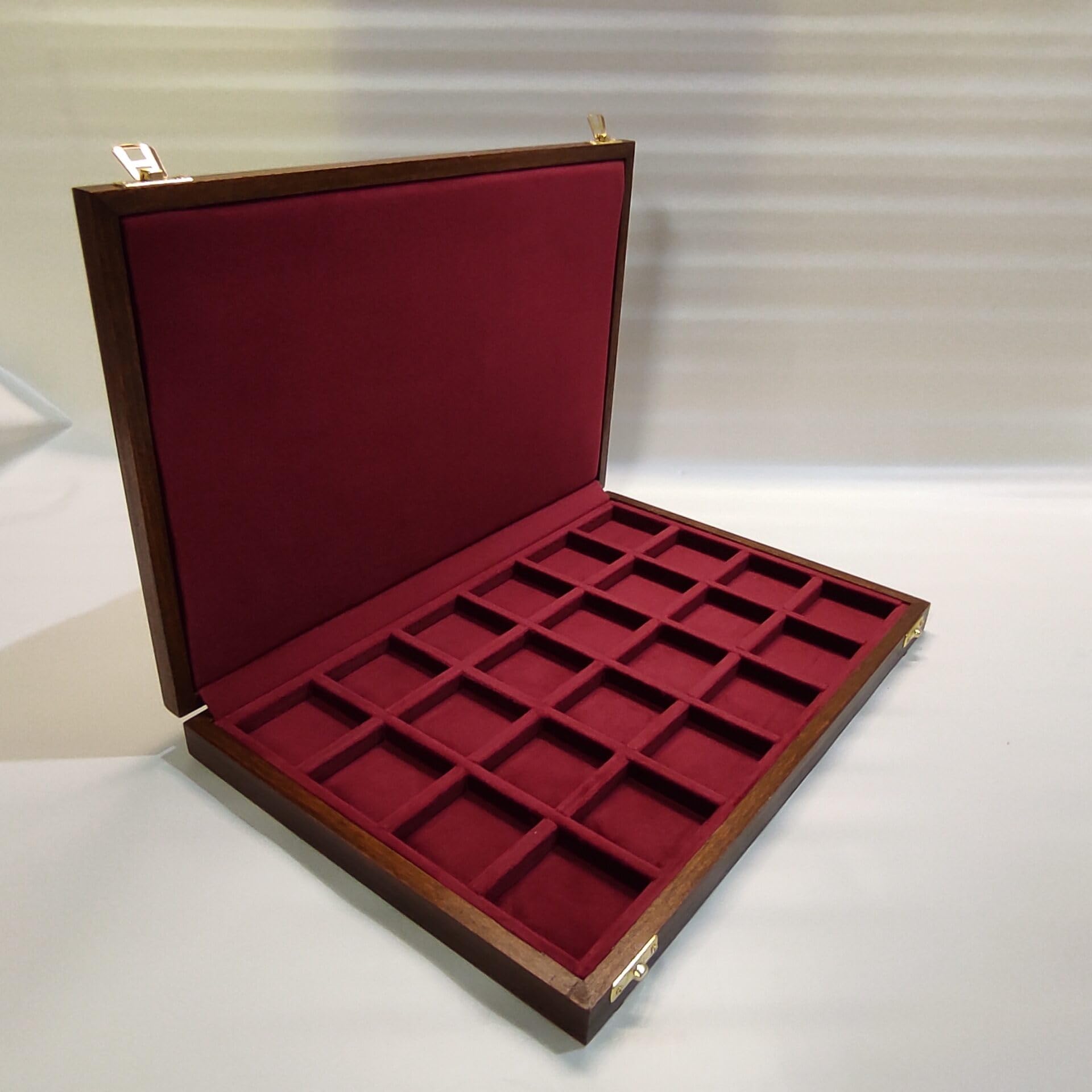 Coffret numismatique pour pièces et médailles de Collection, Bois Massif et Velours, Compartiments Personnalisables, Fait Main en Italie