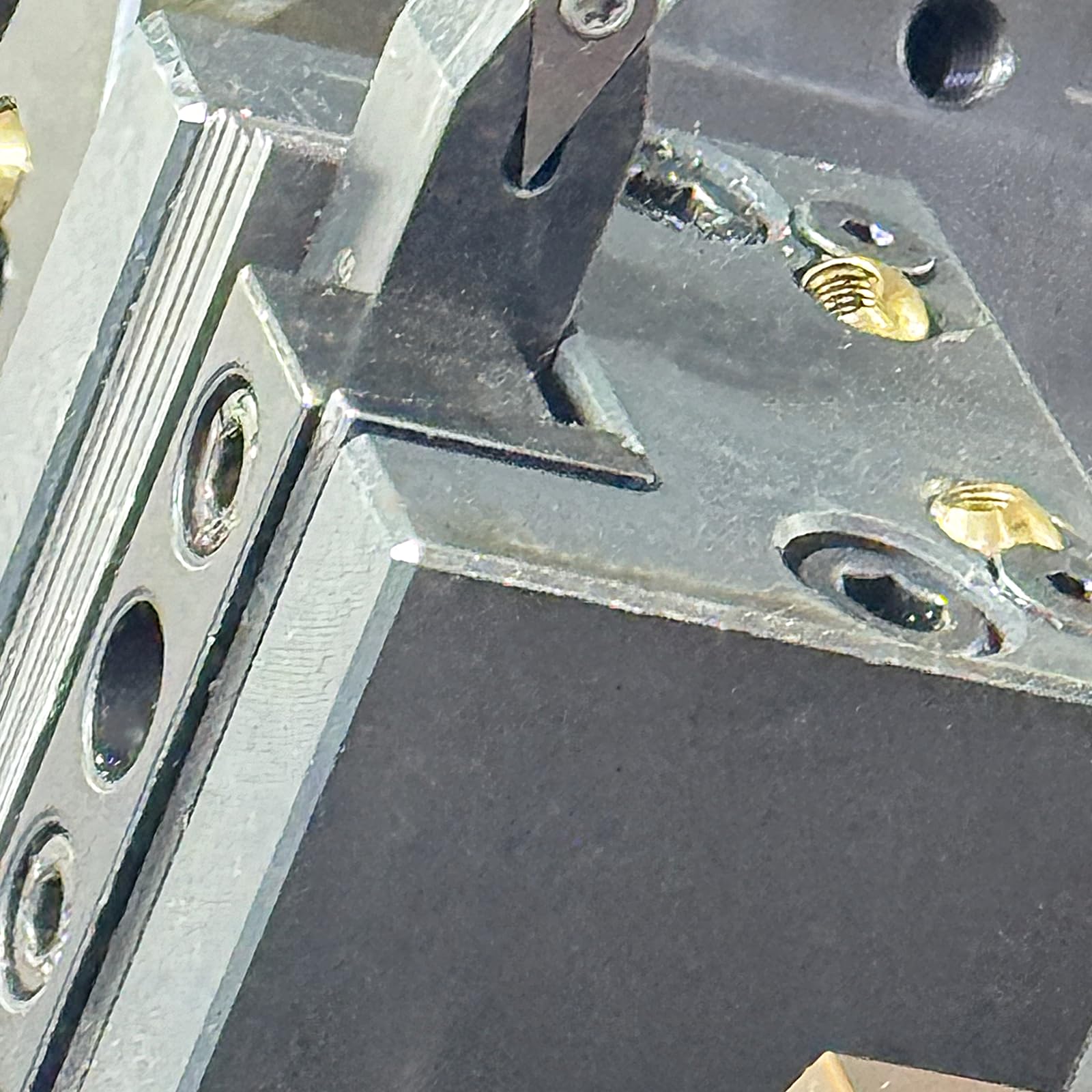 HTYQ - Buses de liquide de refroidissement à boule en laiton M6 10 mm, 20 ports, filetage M6, doré