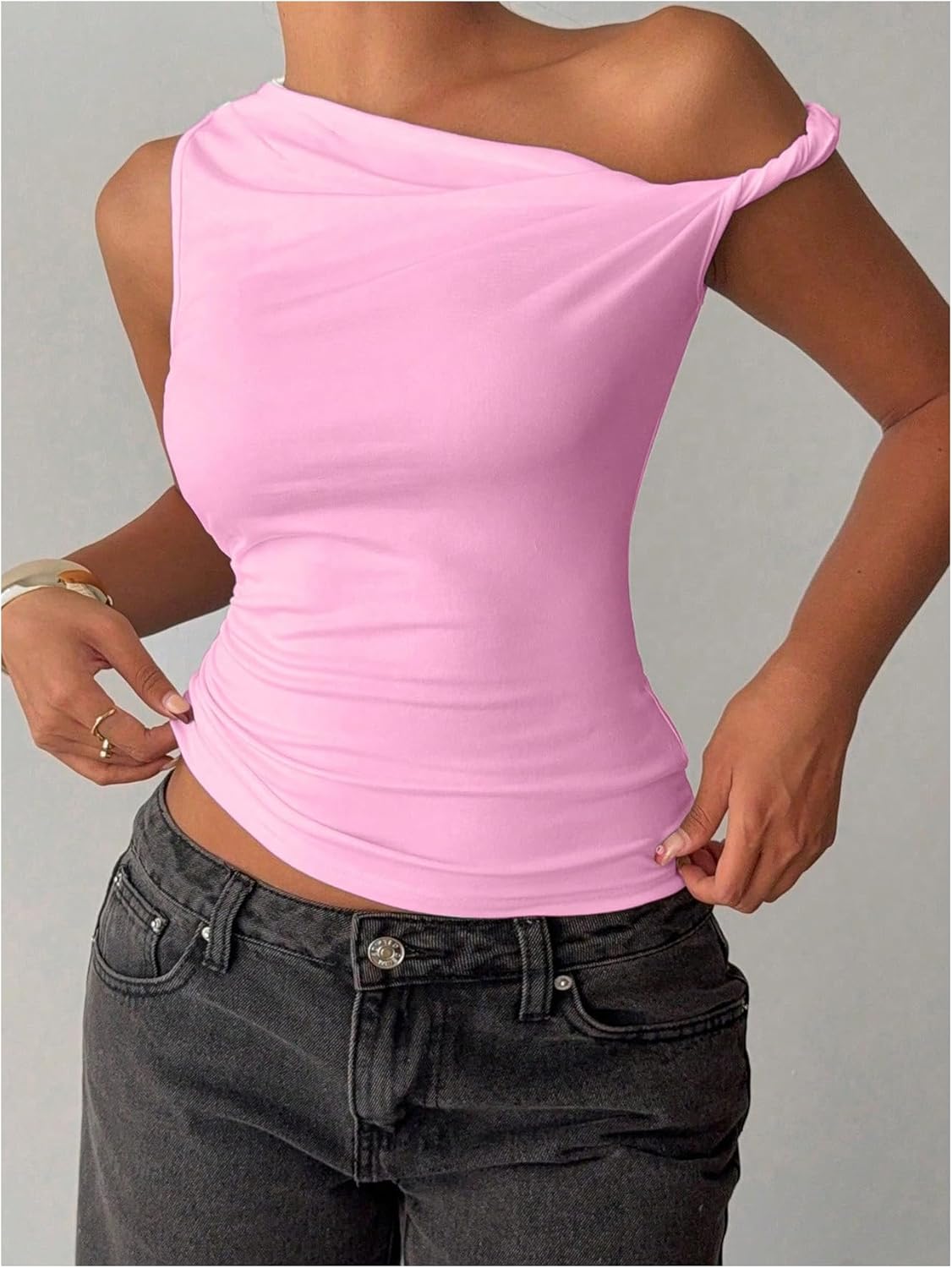 GORGLITTER Women's One Off The Shoulder Ruched Crop Tank Tops Dressy Casual Twist Strap Asymmetrical Summer Outfits - Image 4