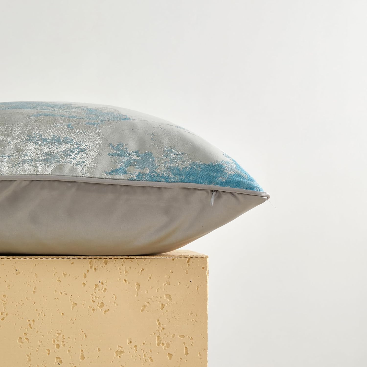 Throw Pillow Covers 18"x18" Square Pillow Covers, Set of 2, Clouds Pattern Pillow Covers, Aqua Blue Jacquard Decorative Pillow Covers for Bed, Couch, Sofa - No Insert