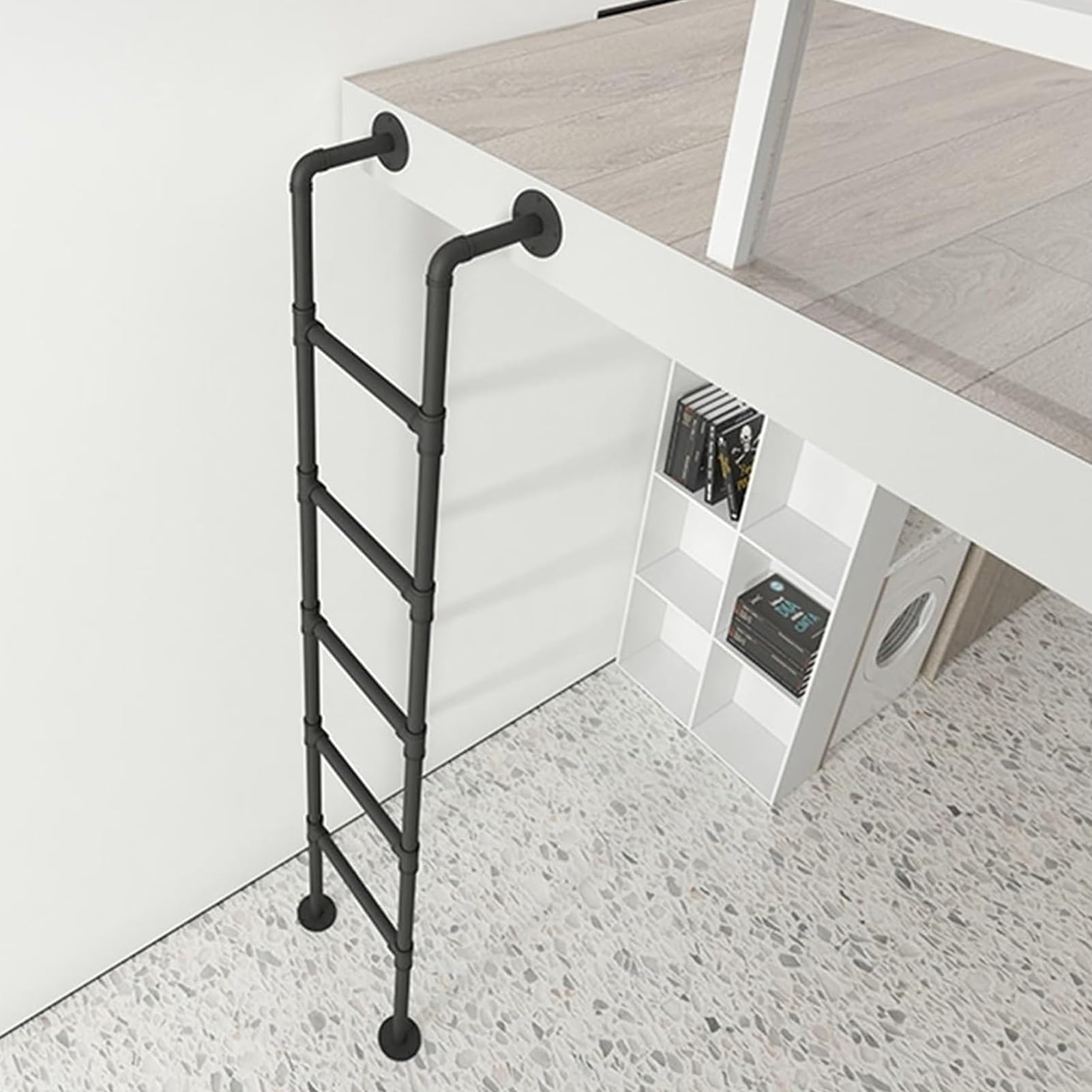 Escabeau en métal de 134 cm compact et stable pour ranger en hauteur