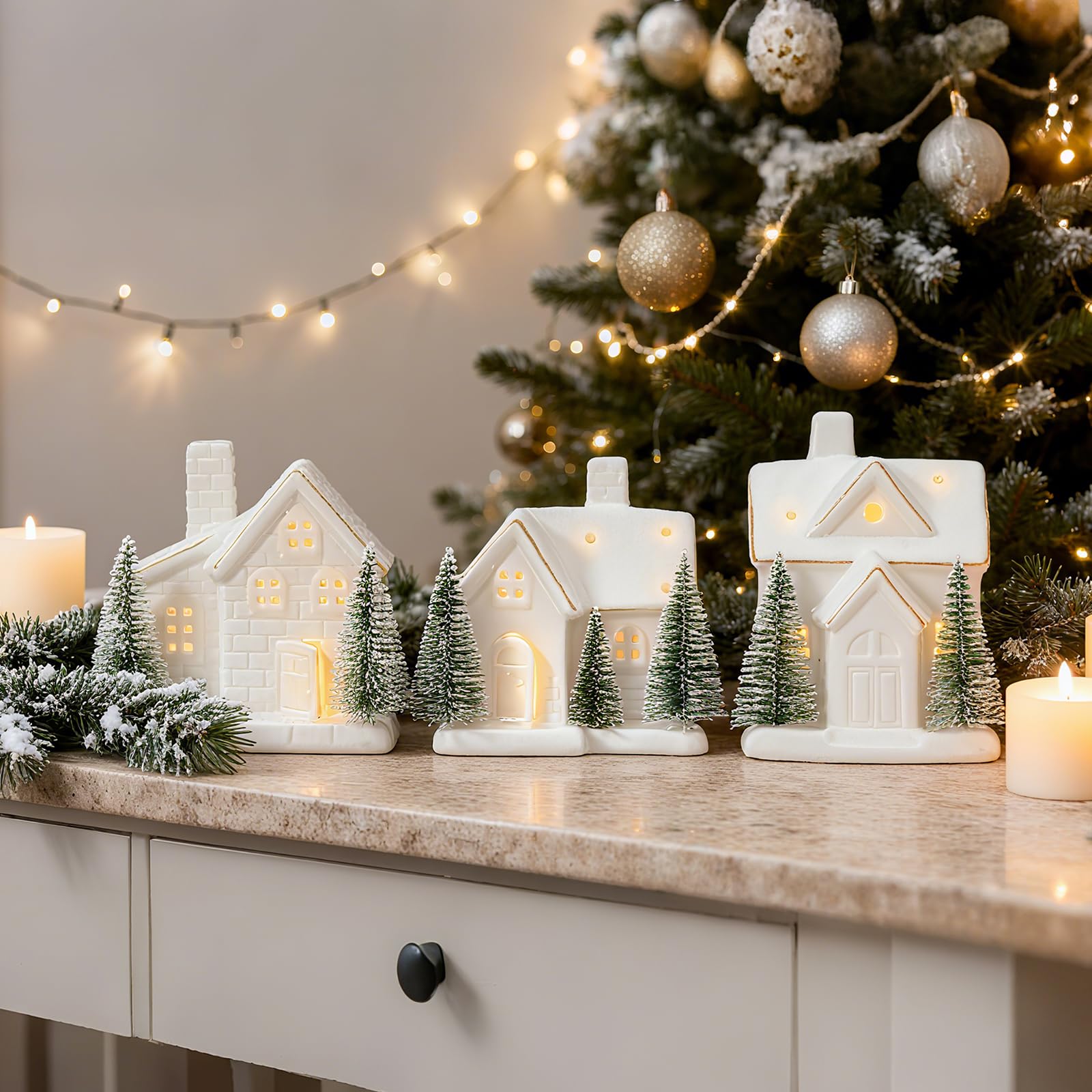 WDS WONDROUS Decoraciones de Navidad iluminadas para casa de pueblo, 3 piezas de cerámica blanca de invierno y árboles de Navidad esmerilados con luces, juego de casas de ciudad de Xams de porcelana