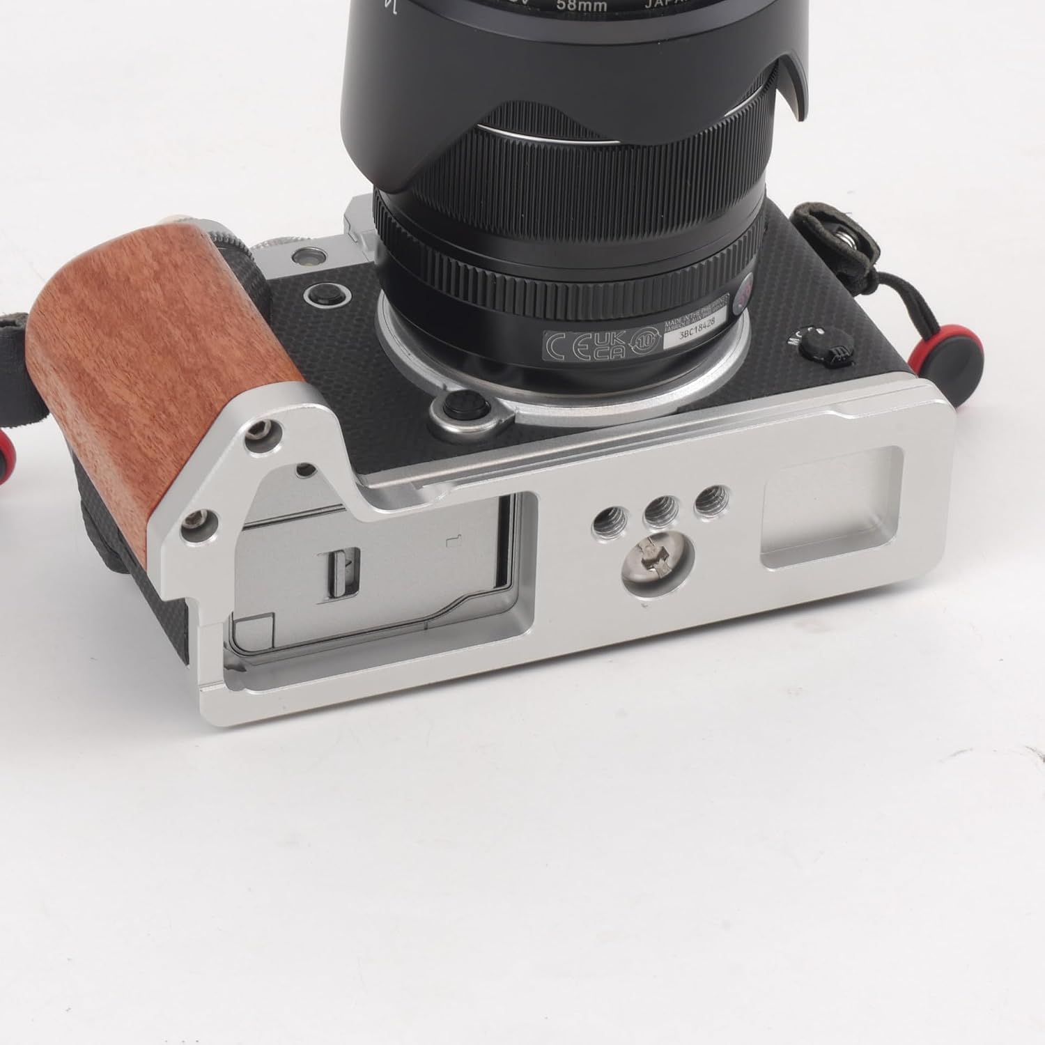 X-T5 L Plate Hand Grip, Solid Wooden Handle L-Shape Grip for Fujifilm XT5 Camera Accessories, Built-in Arca Swiss Quick Release Plate, with 1/4"-20 Tripod Holes (Silver)