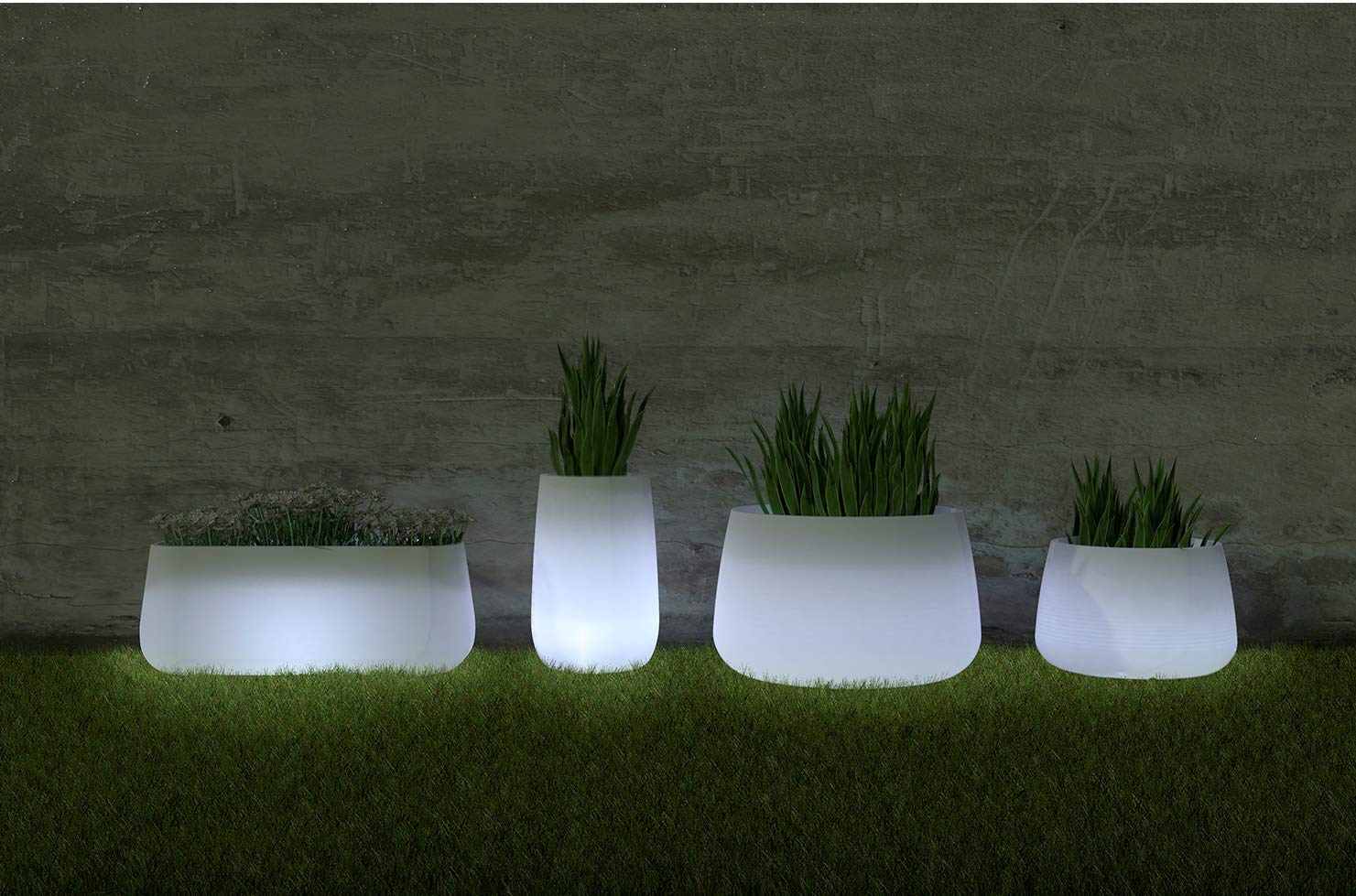 Pot de fleurs lumineux MOOVERE translucide en polyéthylène, léger et résistant, pour plantes et fleurs (Solaire+batterie LED/RGB, High)