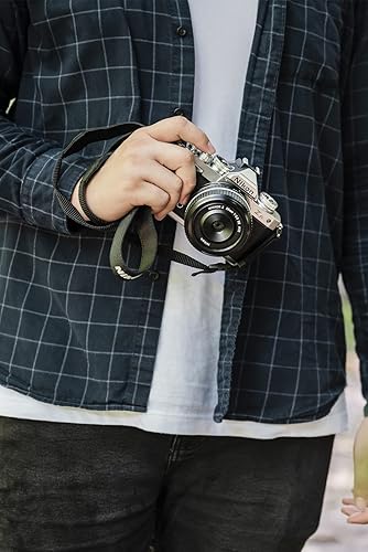 Vista 24 de Nikon Z fc Fotografías fotográficas compactas sin espejo de inspiración retro Modelo Nikon USA