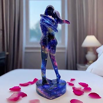 10.5 Inch Couple Sweethearts Lover Hug Kissing Statue Figurine Sculpture Resin Collectible Gifts for Office Home Decor Desk Accessories Decoration Figurines Multicolor