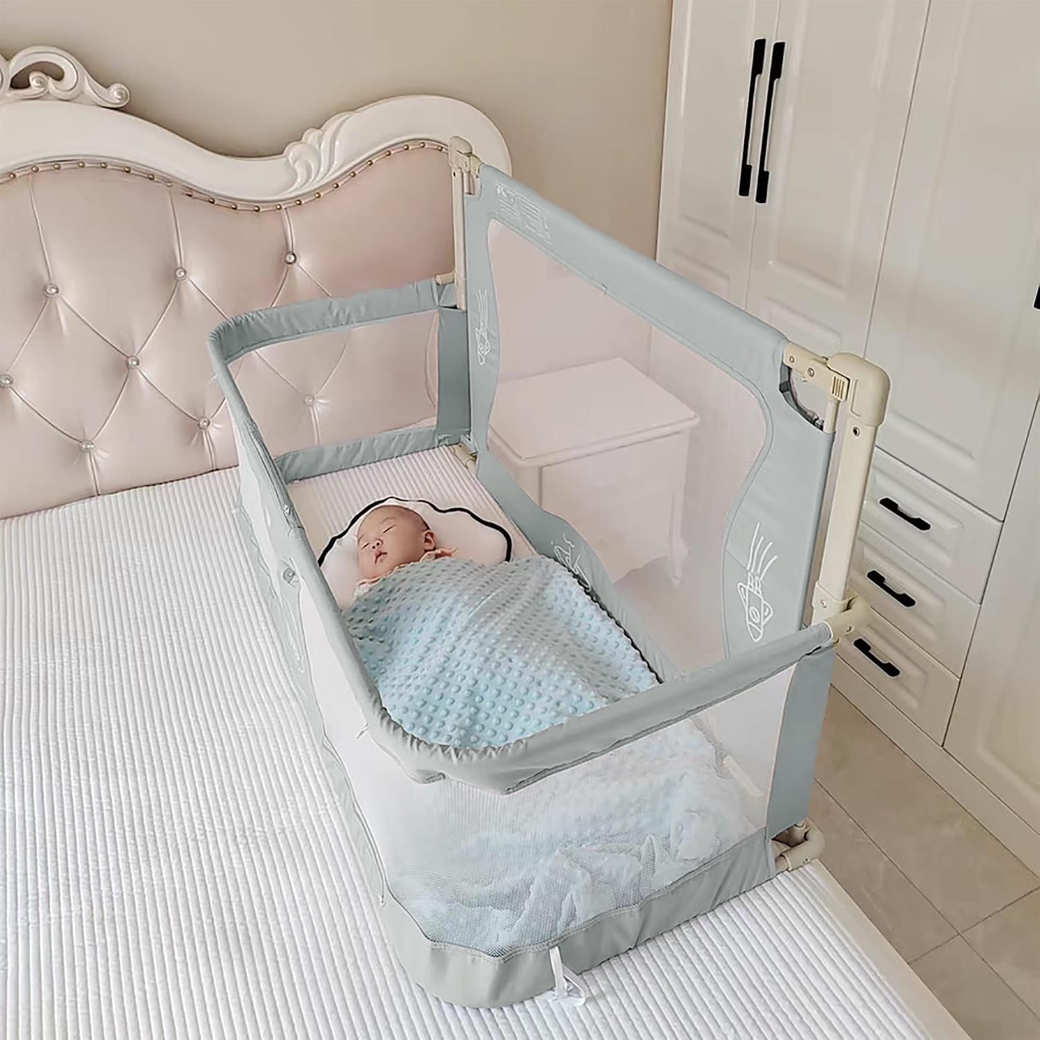 3 In 1 Baby Cot,bassinet,foldable Bed,next To Me Crib,Cosleeper In Bed,next To Me Cot,beside Me Crib,breathable And Visible Mesh Window,soft Washable Liner Cover And Sturdy Aluminum Alloy  Color Li