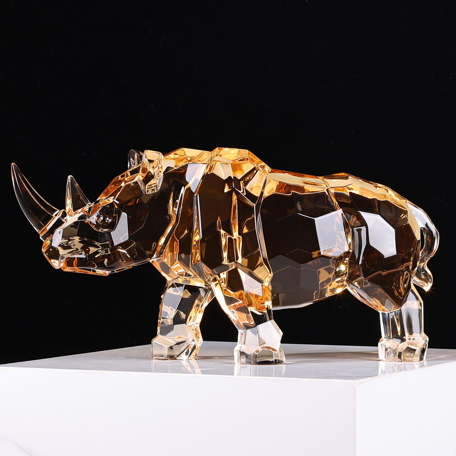 Statue de rhinocéros en acrylique cristal et or luxe pour décoration raffinée