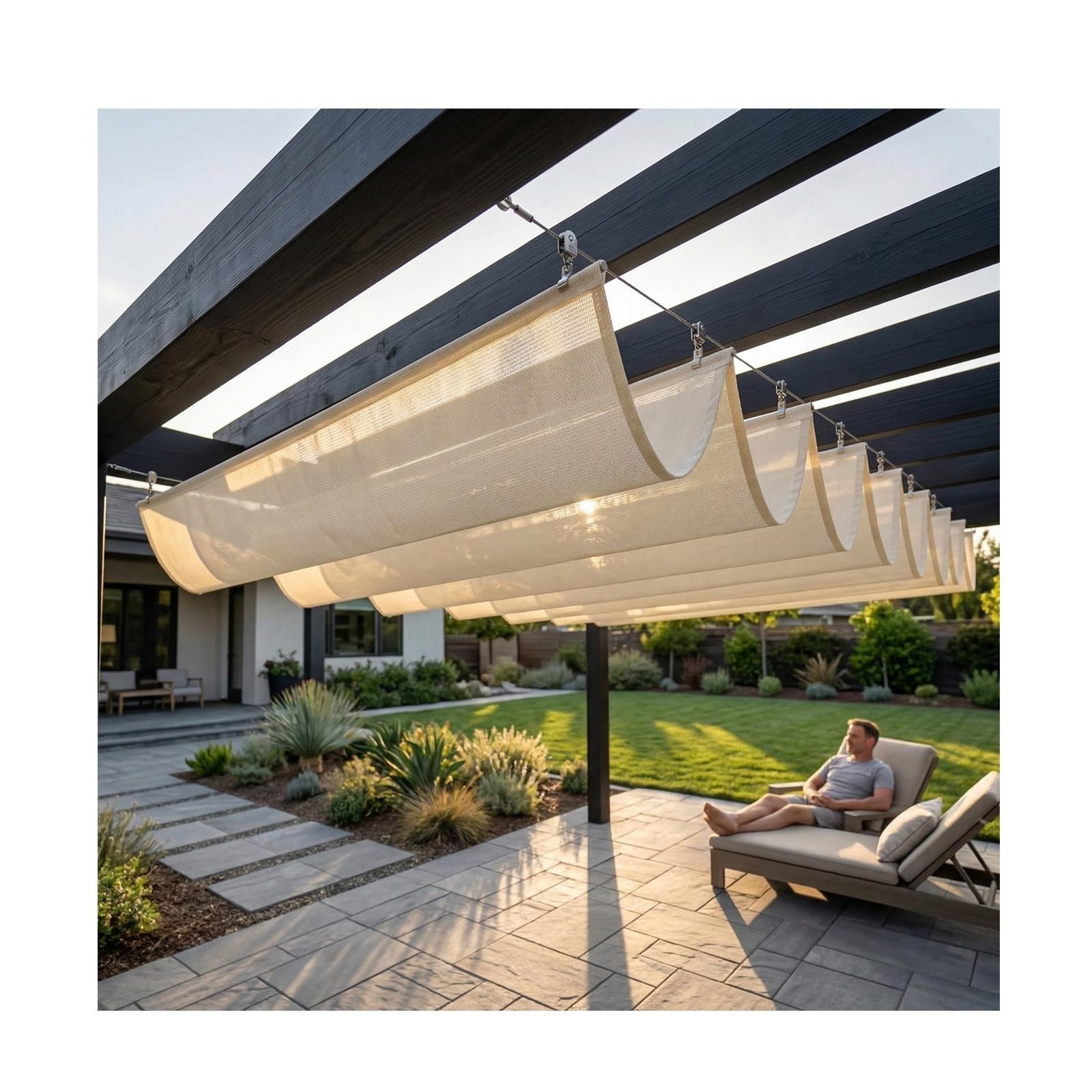 Voile d'ombrage ondulé contre la chaleur sur la terrasse ou la pergola