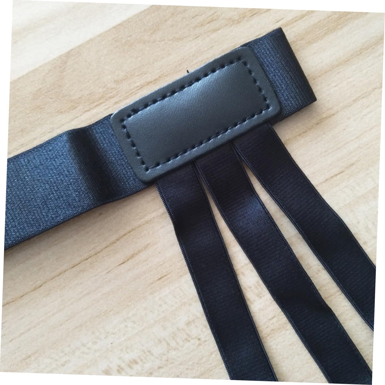 Healeved Adjustable Wrinkle Shirt Garters for Men Women Elastic Nylon Shirt Tuck Suspenders Durable Non Slip Clip Holders Classic Black