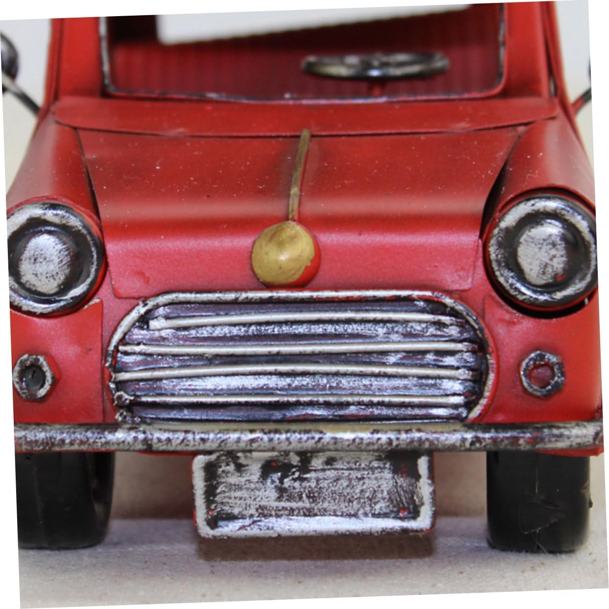 Retro Mini Car Model Handcrafted Wrought Iron Desk Decoration Vintage Metal Car Ornament for Home and Office Decor