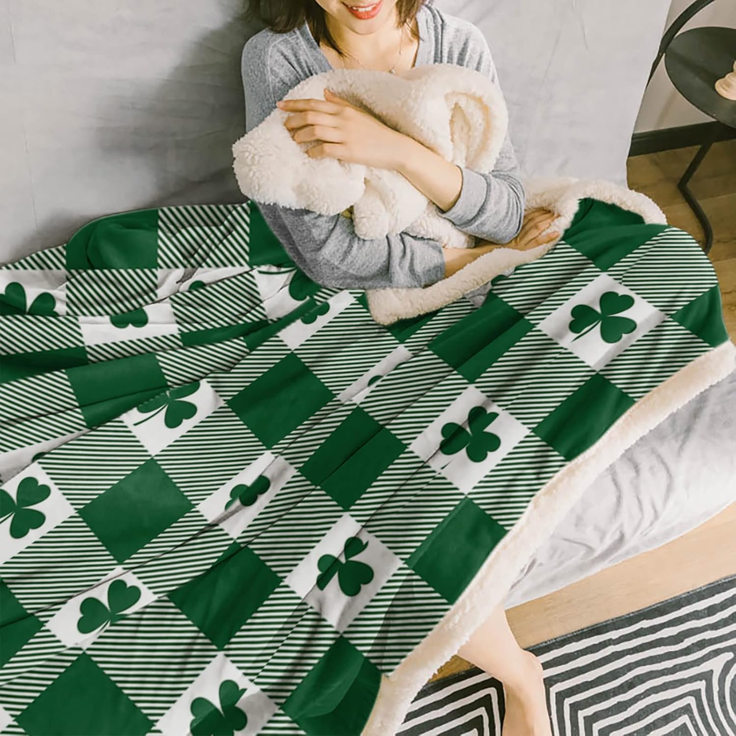 Chucoco Sherpa Throw Blanket St. Patrick's Day Irish Green Shamrock Clover Super Soft Cozy Warm Luxury Microfiber Blankets Flannel Fleece Plush Quilt Bedspread for Bed Couch Sofa Buffalo Lattice