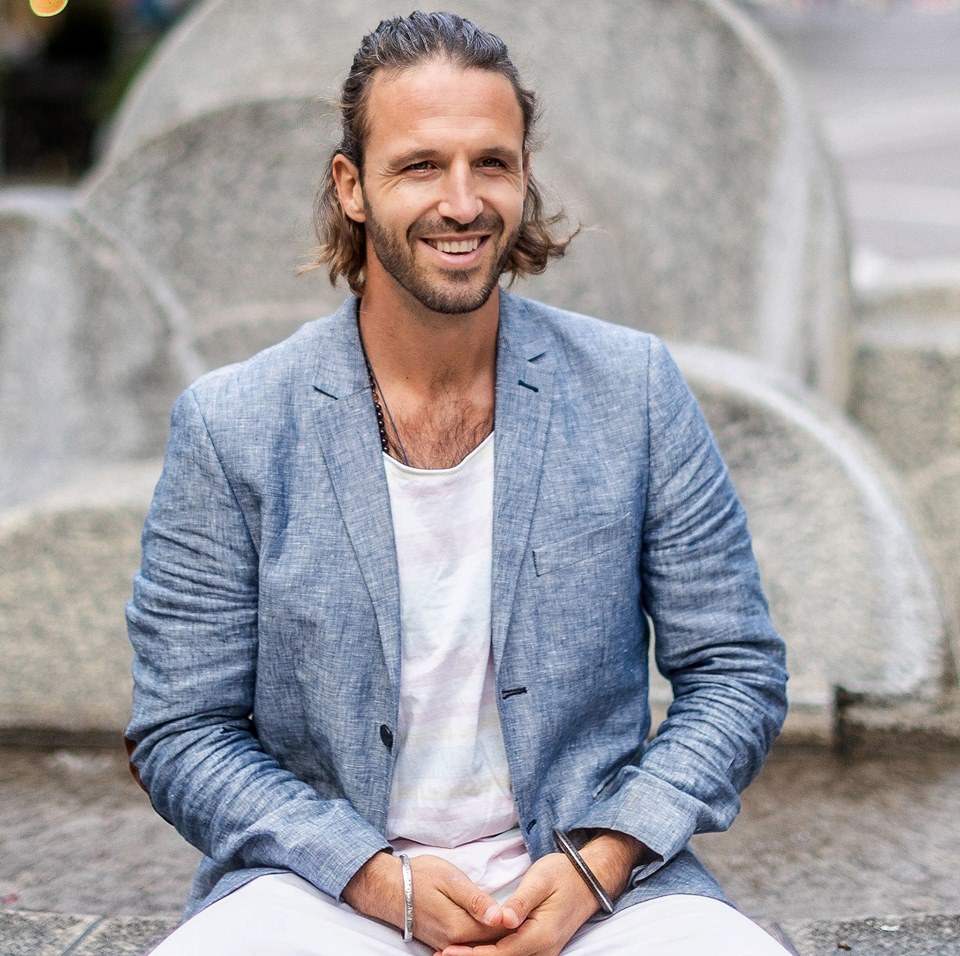 Amazon.de Yves Becker books, biography, latest update