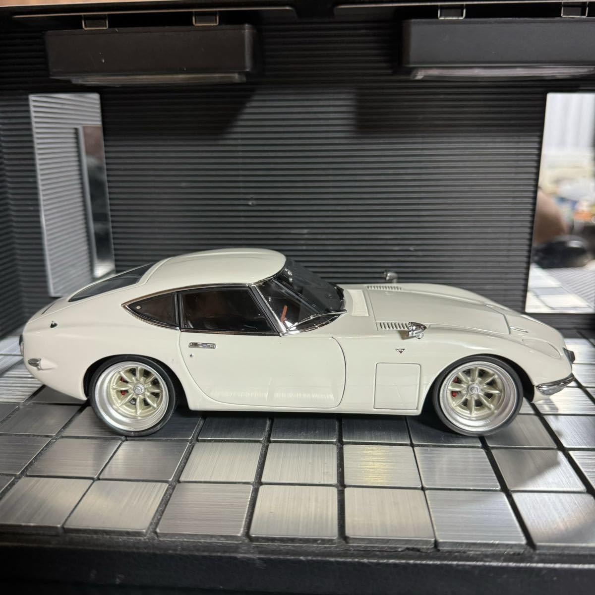 オートアート 1/18 TOYOTA 2000GT UPGRADED カスタム品 オートアート 1/18 TOYOTA 2000GT UPGRADED カスタム品 AUTOart 1/18