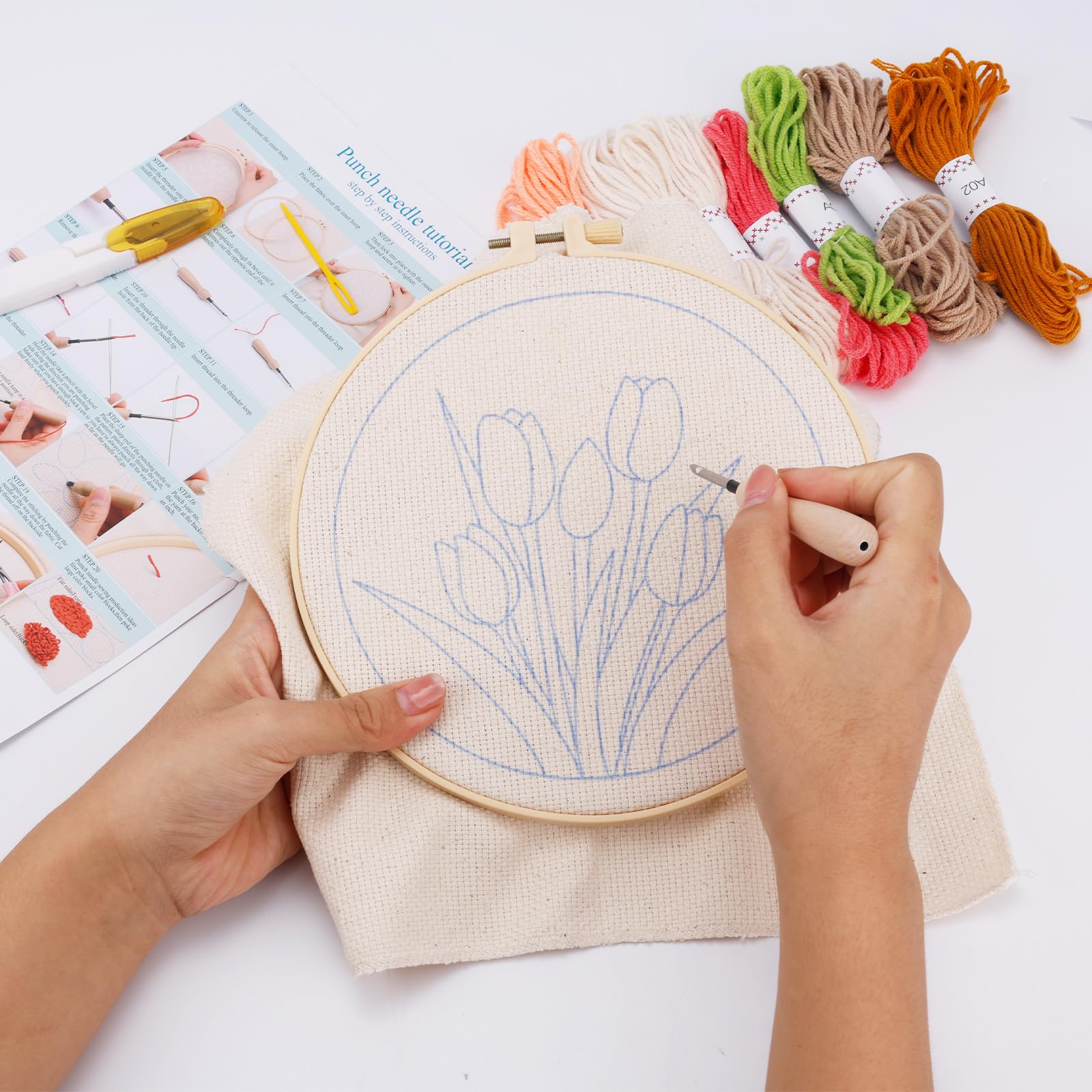 Penitue Kit Punch Needle, Modello Girasole e Tulipano Fai da Te Ricamo Floreale, Set Iniziale per Adulti Principianti Bambini con Tessuto Stampato Filati Aghi da Cucito Telaio Ricamo Infila-Fila