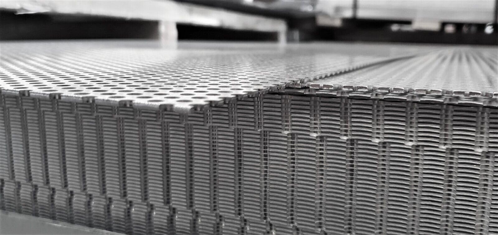 Tôle perforée en aluminium RV 5-8 - 2 mm - Grille de fenêtre - Plaque perforée en aluminium - 550 x 1500 mm