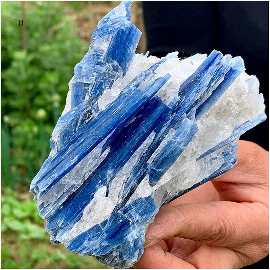 天然カイヤナイト原石（１kg）台座付 天然カイヤナイト原石（1kg）台座付き 工芸品 天然カイヤナイト