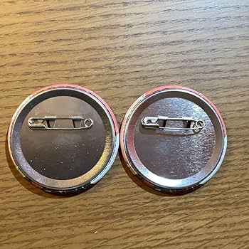 Amazon.co.jp: すとぷり 莉犬 アリツア 黒衣装 缶バッジ : おもちゃ