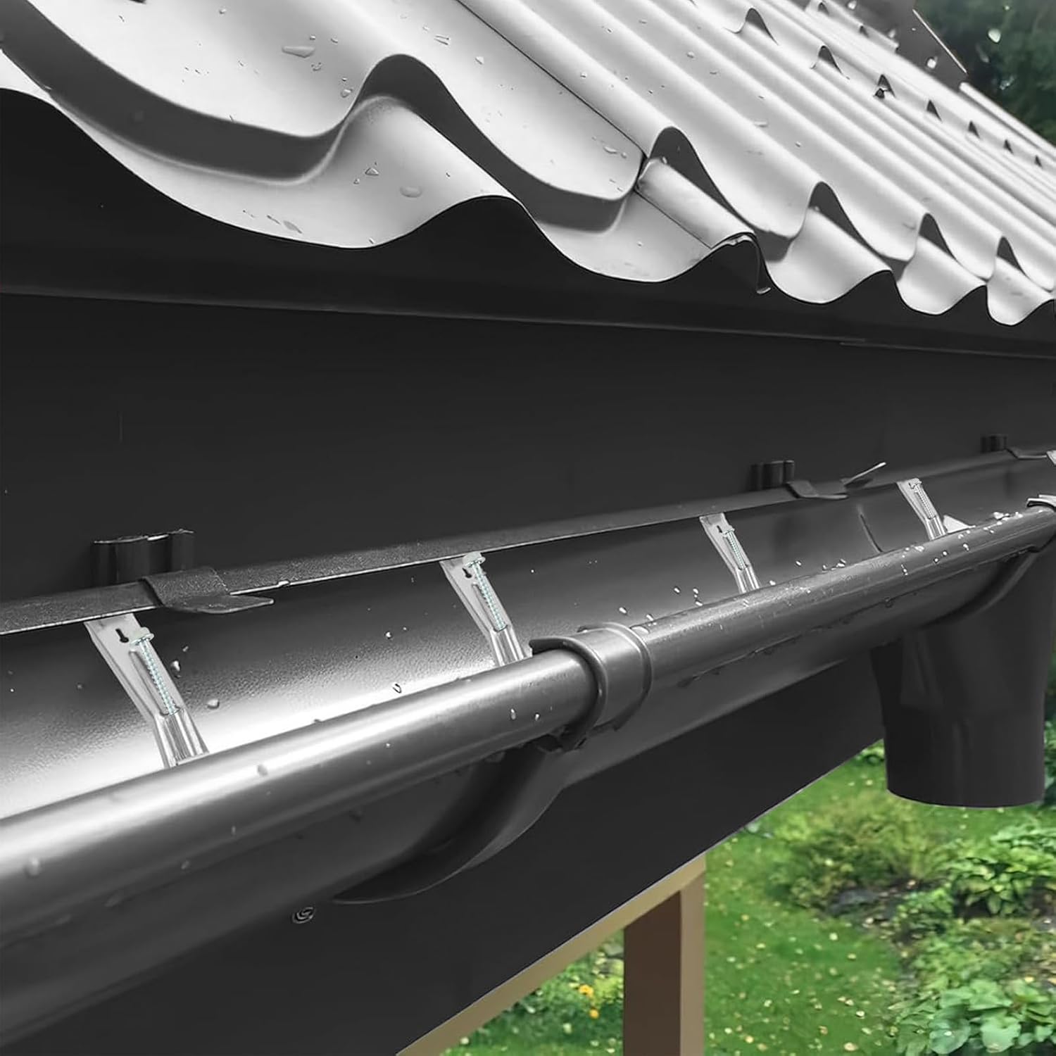 24 Pcs 5 Inch Gutter Hangers 5 Inch Hidden Gutter Brackets, Rain Gutter Hangers with Pre-Inserted Screws, Quick Screw Gutter Clips Gutter Parts for 5" K-Style Aluminum Gutter Repair