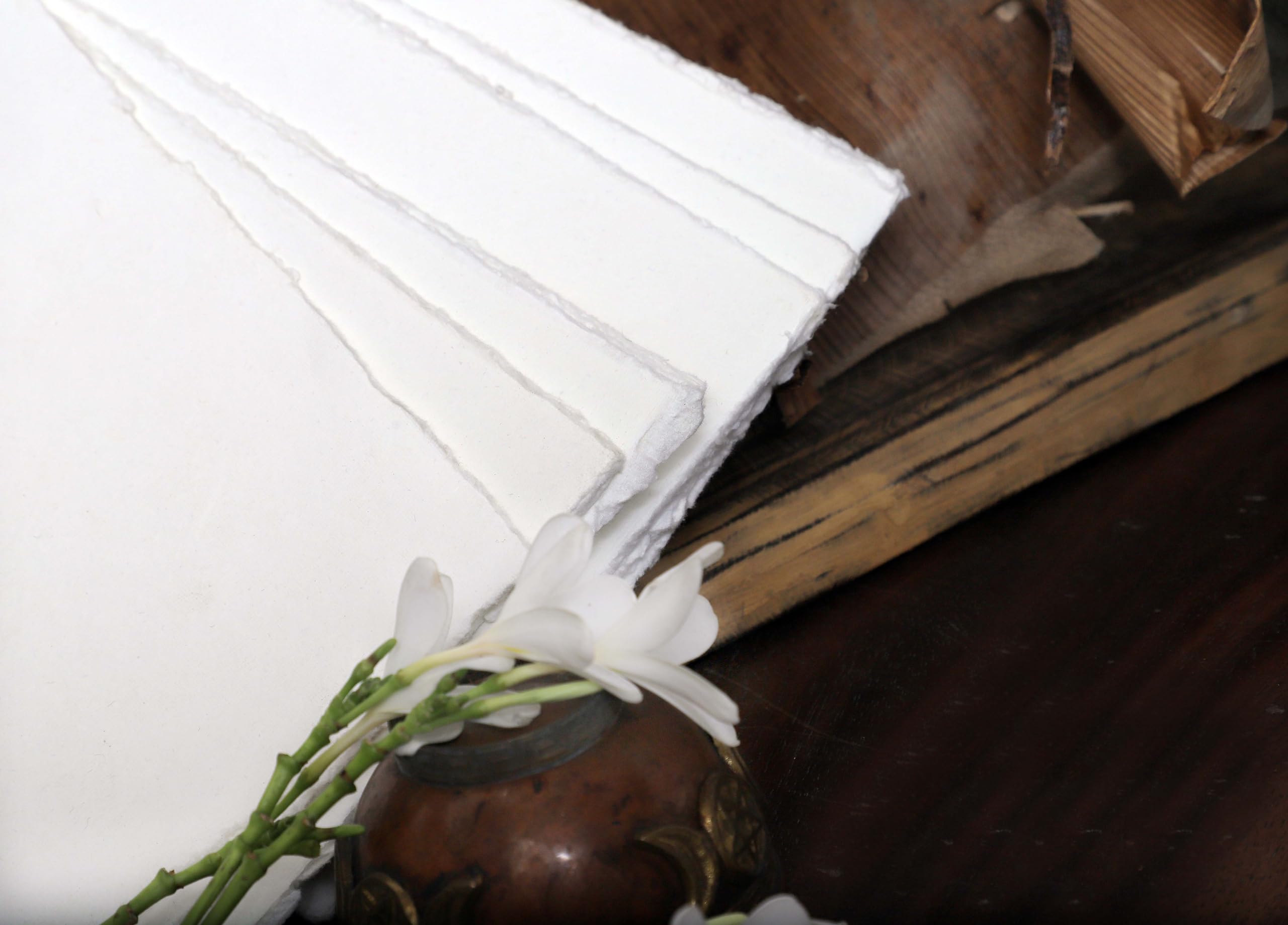 Lot de 50 feuilles de papier aquarelle en coton avec bord perforé 200 g/m² - Papier aquarelle texturé rugueux pour écriture (blanc cassé, 22,9 x 30,5 cm)