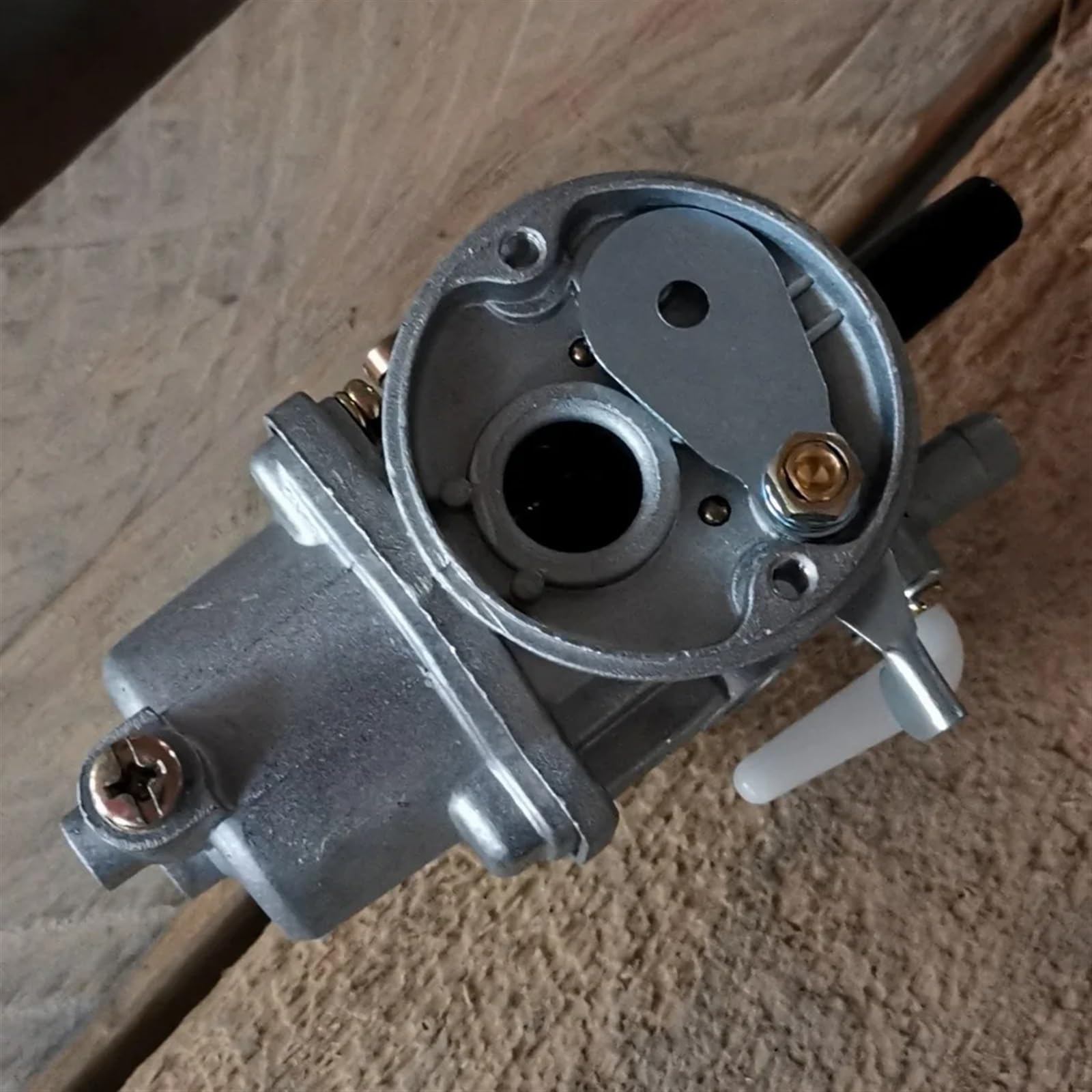 Carburatore for T200 FR67377J Carburatore Attrezzi da giardinaggio Pezzi di ricambio motore