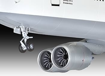 ドイツレベル　Revell 1/144 B747-8 プラモデル 組立途中 Amazon | ドイツレベル 1/144 ルフトハンザ航空 B747-8a New