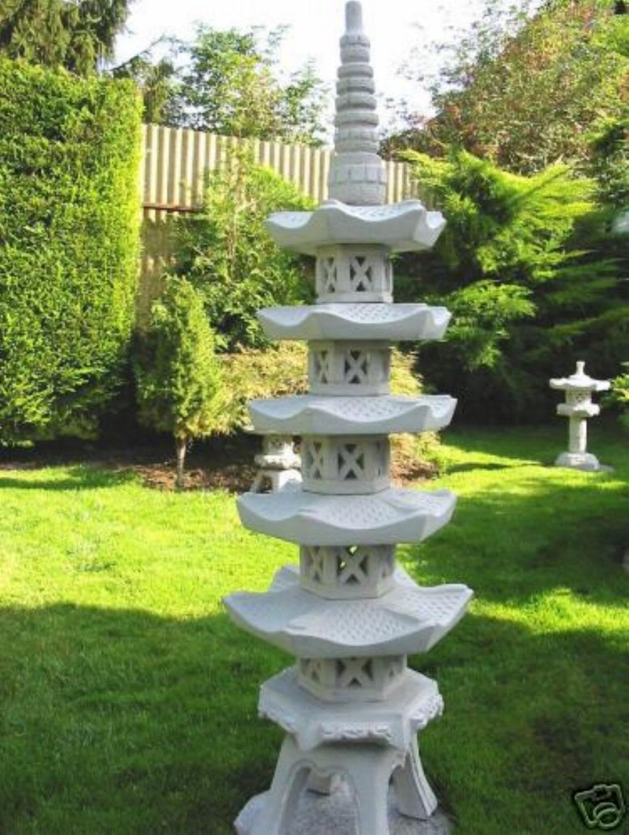Steintempel im japanischen Stil Pagode 5 stöckig - Handgefertigte Gartenfigur aus regionalem Steinguss - Zen - Dekoration für Garten & Terasse - wetterfest & langlebig