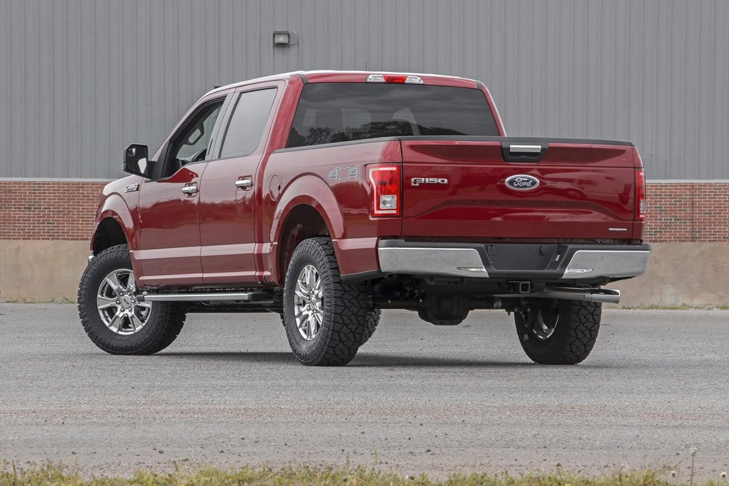 Rough Country 2" Leveling Kit w/M1 Struts for 2014-2020 Ford F-150 4WD - 50040