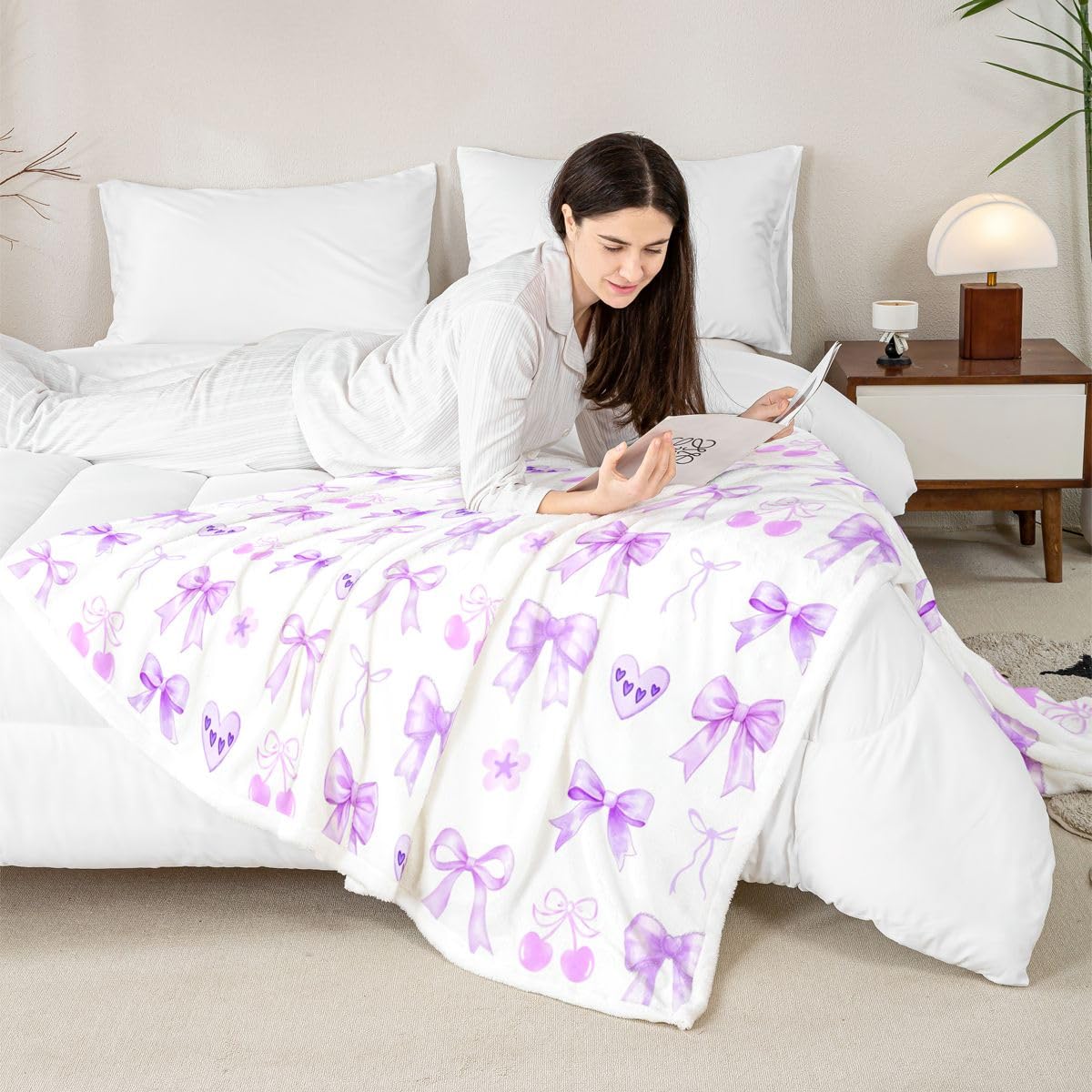 Homewish Fioletowa wiśnia kokarda koc polarowy Twin 152 x 203 cm urocze serce ciepły pluszowy koc szerpa urocza wstążka kokarda puszysty pluszowy narzuta miłość walentynki serce biuro kawaii wystrój
