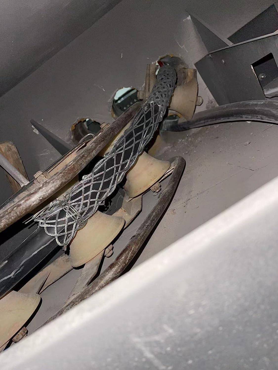 Wire & Cable Mesh Pulling Grip, Single Head Cable Pulls, Suitable for Light & Heavy Cables (D:35-48mm 1.38"-1.89")