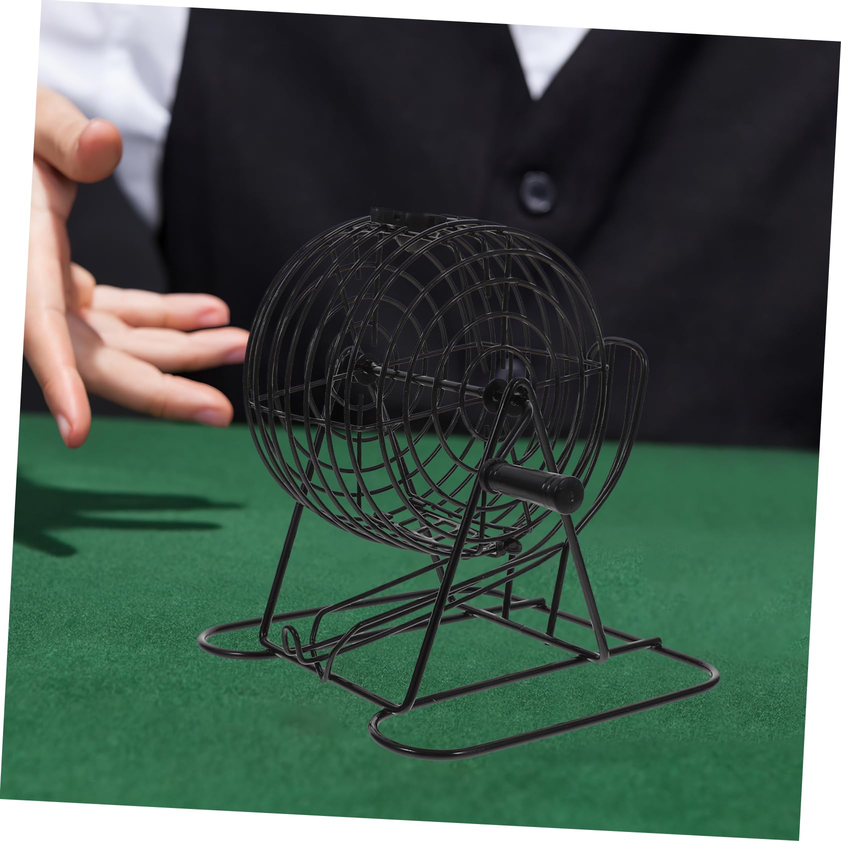 BESTonZON Jeu de Loterie de Table en Fer Noir Stable et Captivant pour Soirées en Famille et Réunions à Domicile Jetons Magnétiques Inclus