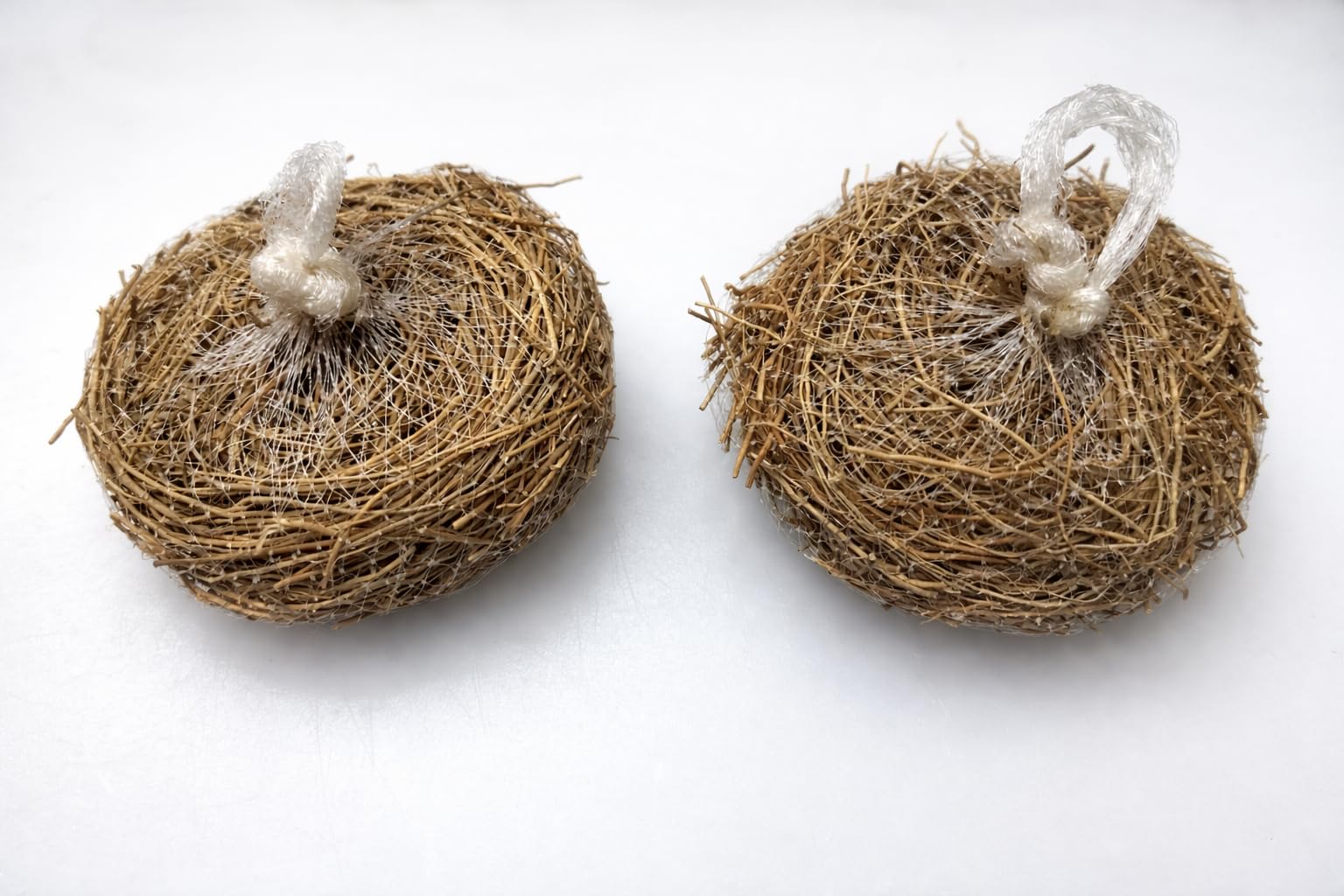 Organic Lavancha & Coconut Coir Herbal bath scrub (Large, pack of 2)-image-10