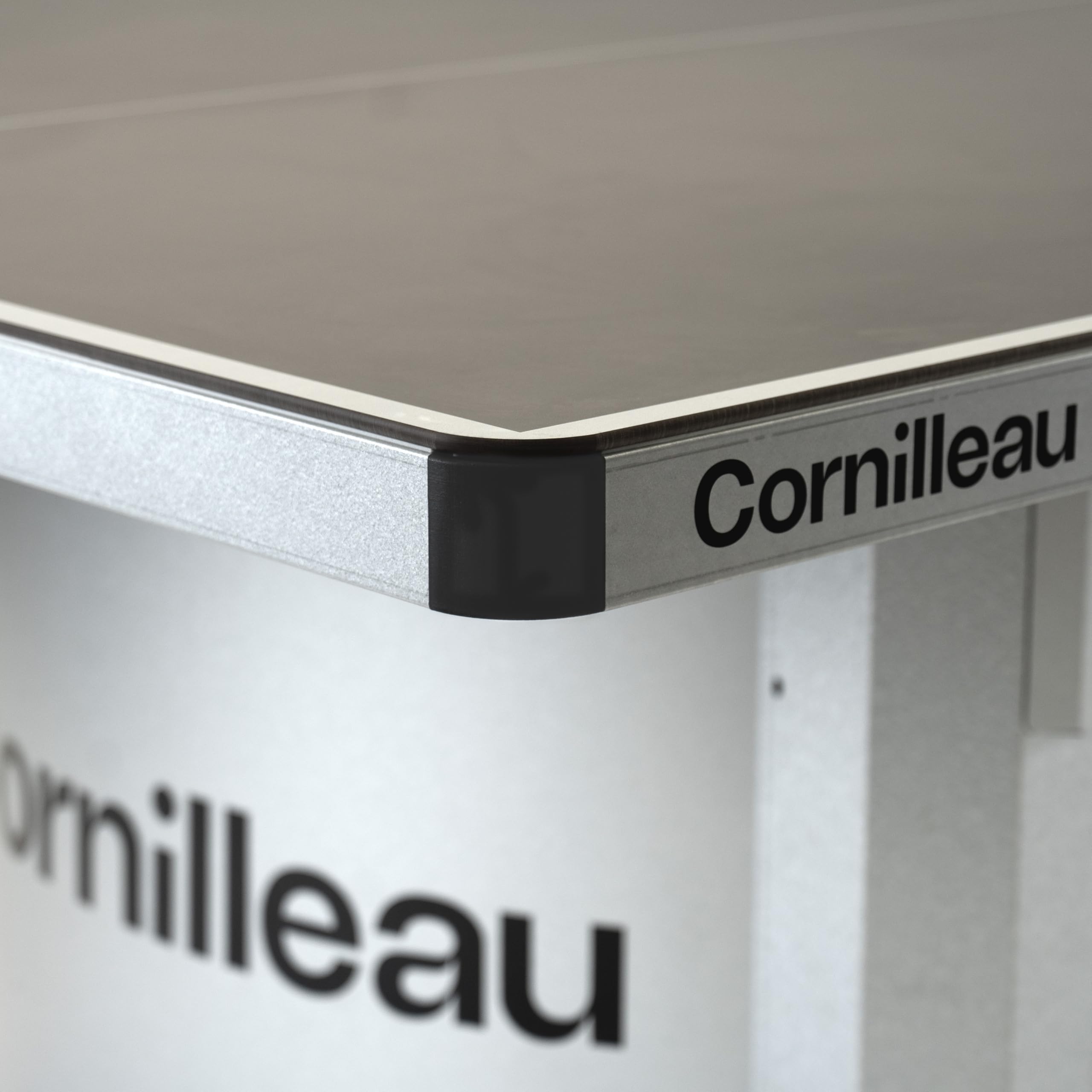 Cornilleau - Table de ping-Pong d'extérieur 510 Campus Fixe pour collectivités et Scolaires (Camping, Parcs, etc) - Rebond compétition (Bleu ou Gris 7mm) - Agrément FFTT Loisir et Scolaire