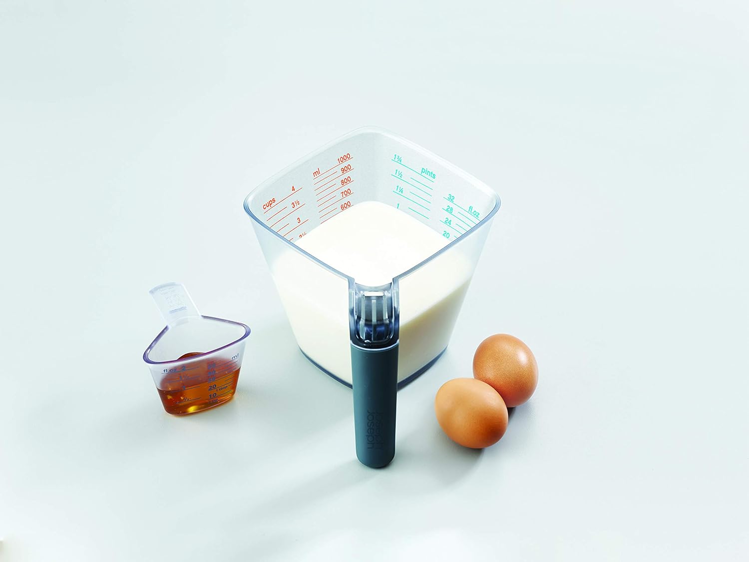 Joseph Joseph Align Angled 2-Piece Easy-Read Measuring Jug Set, 1 x 1L 1 x 50ml- Plastic, White