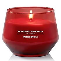Yankee Candle Studio Candele profumate | Sparkling Cinnamon| Lunga durata: 35-50 ore| Elegante design in vetro con cera rossa| Regalo per le donne, regali per le mamme, regali di nozze e altro ancora