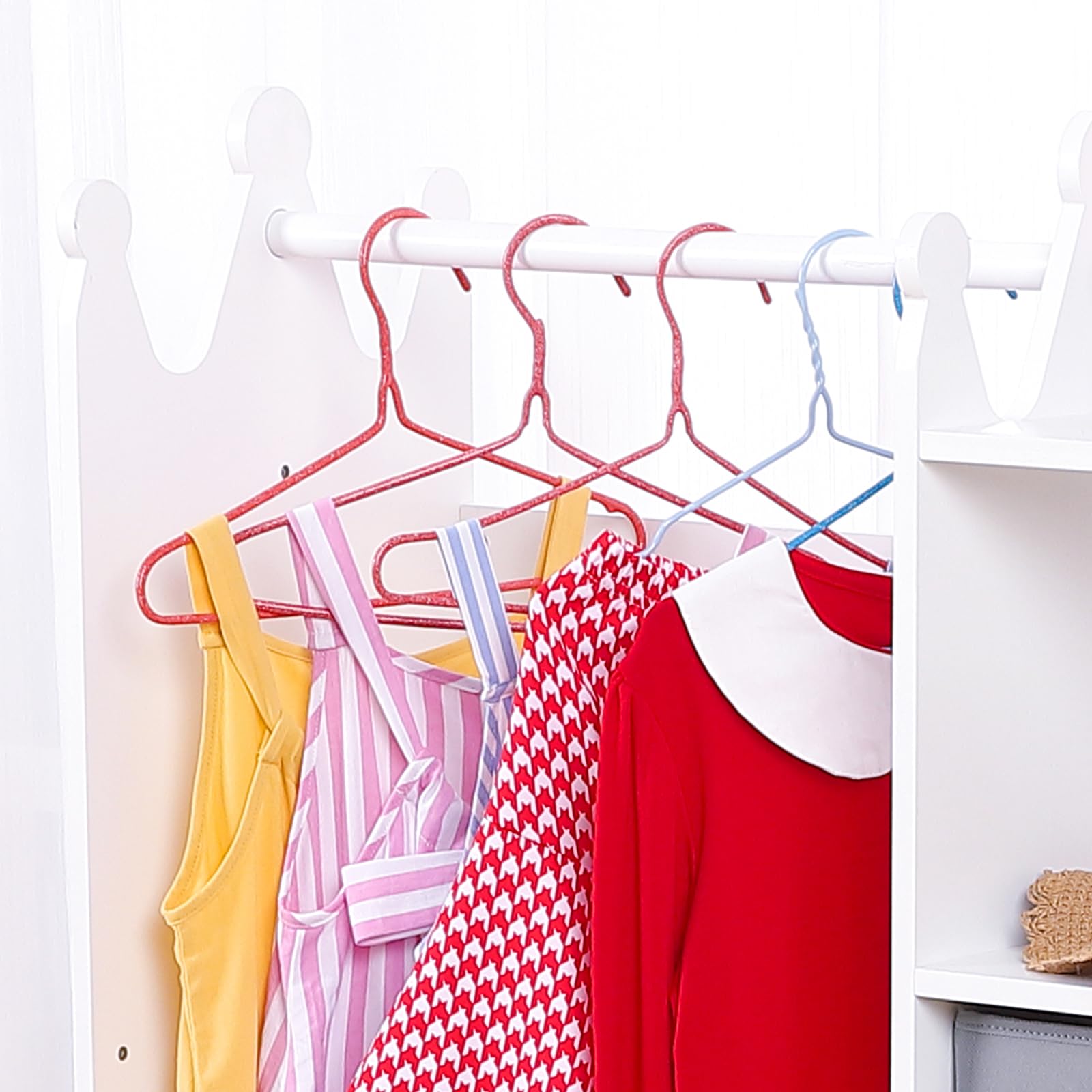 Mädchen Kinder-Kleiderschrank Dress-Up Garderobe aus Holz – Spiegel & Touch-Licht – offene Kleiderstange + Aufbewahrungsbox, fürs Kinderzimmer/Spielzimmer – Farbe: Pink | Farbe: pink