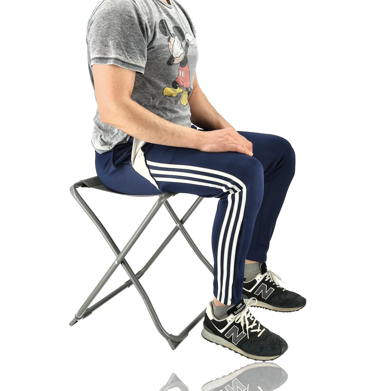 Set tavolo e sedia da campeggio grigio – Tavolo da campeggio e sgabello 2 in 1 con tavolo pieghevole, sedia pieghevole in velluto, tavolo pieghevole compatto per 1 persona, balcone, roulotte, giardino